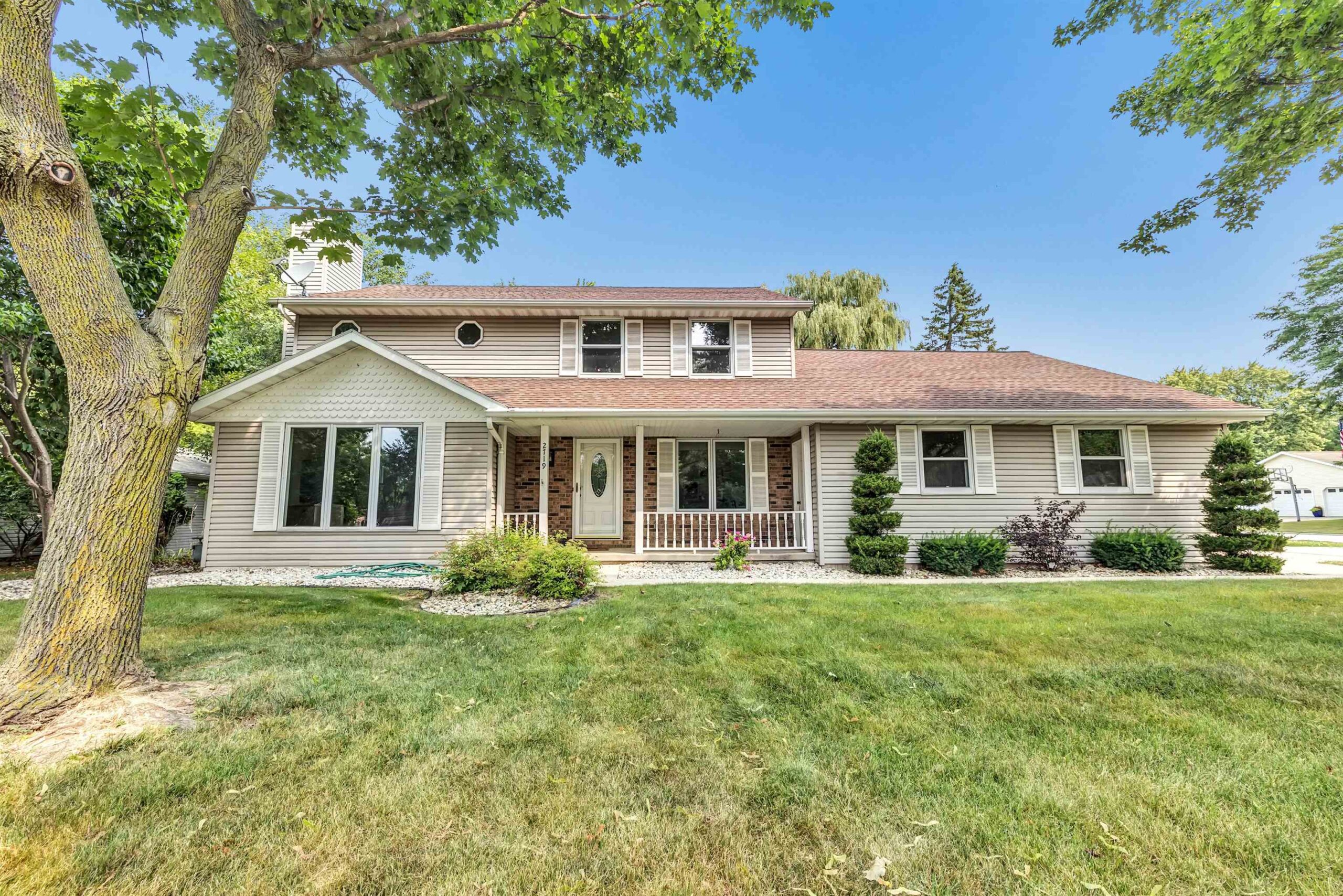2719 WOODLAND HILLS Court property preview photograph
