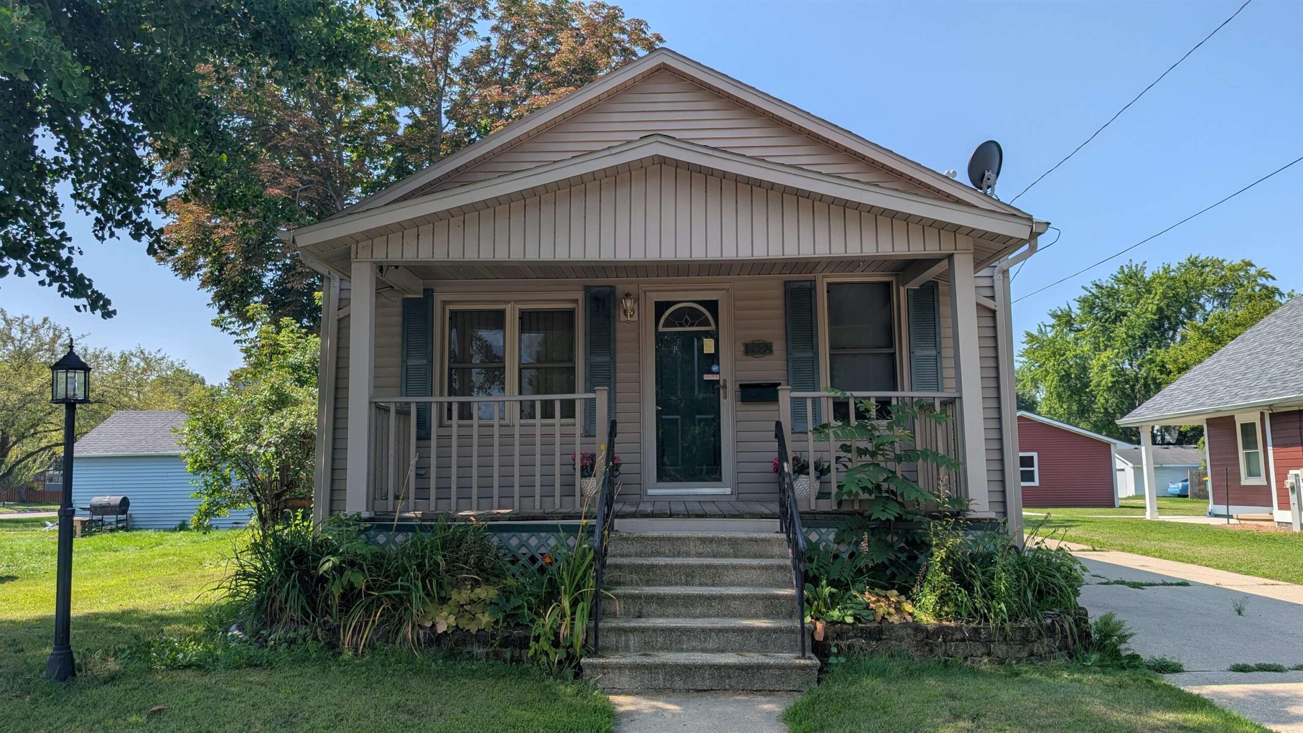 1172 DAY Street property preview photograph