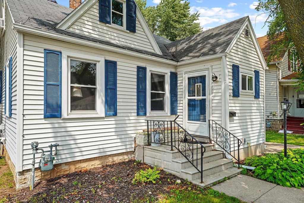 1036 TYLER Avenue property preview photograph