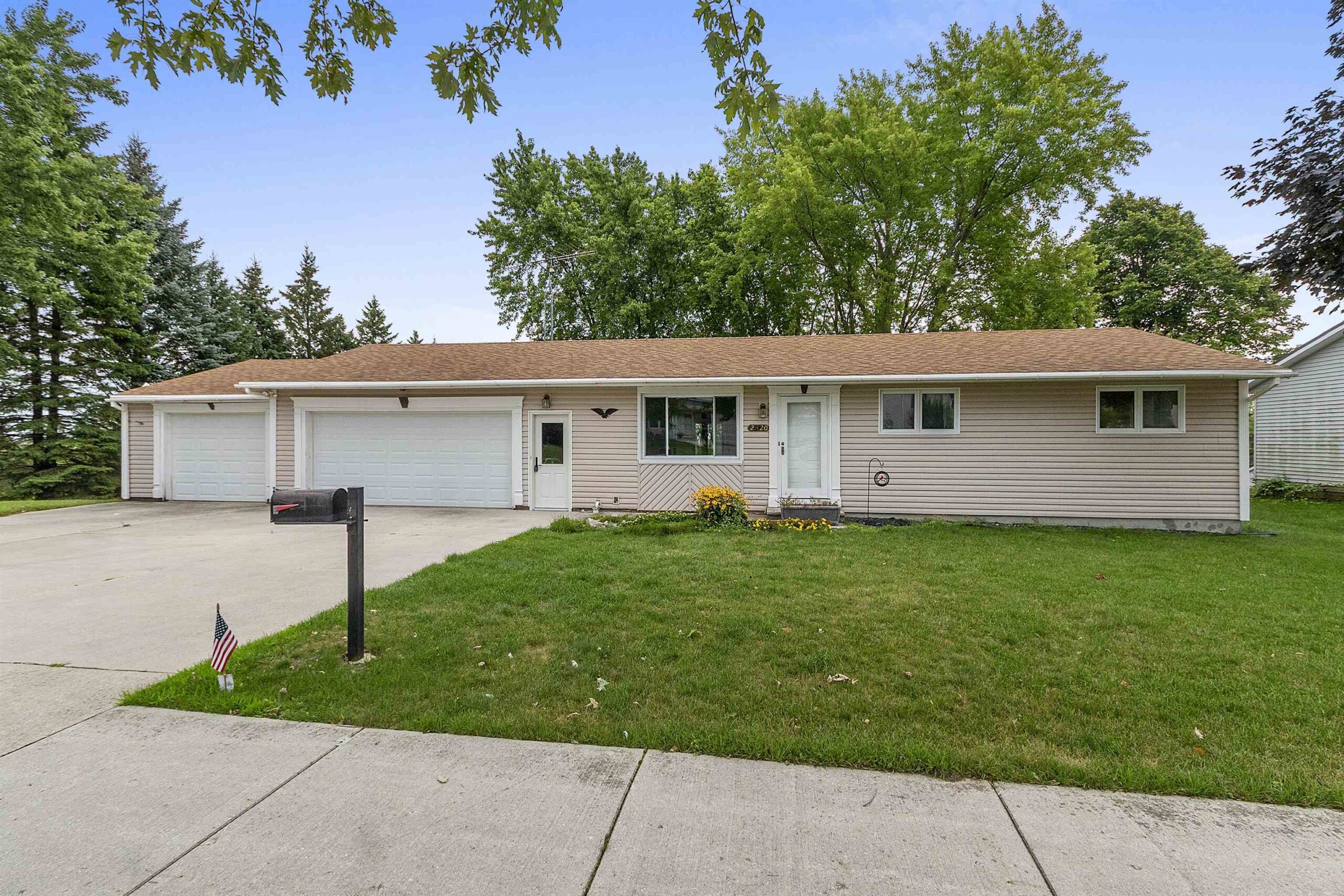 2420 MONROE Street property preview photograph