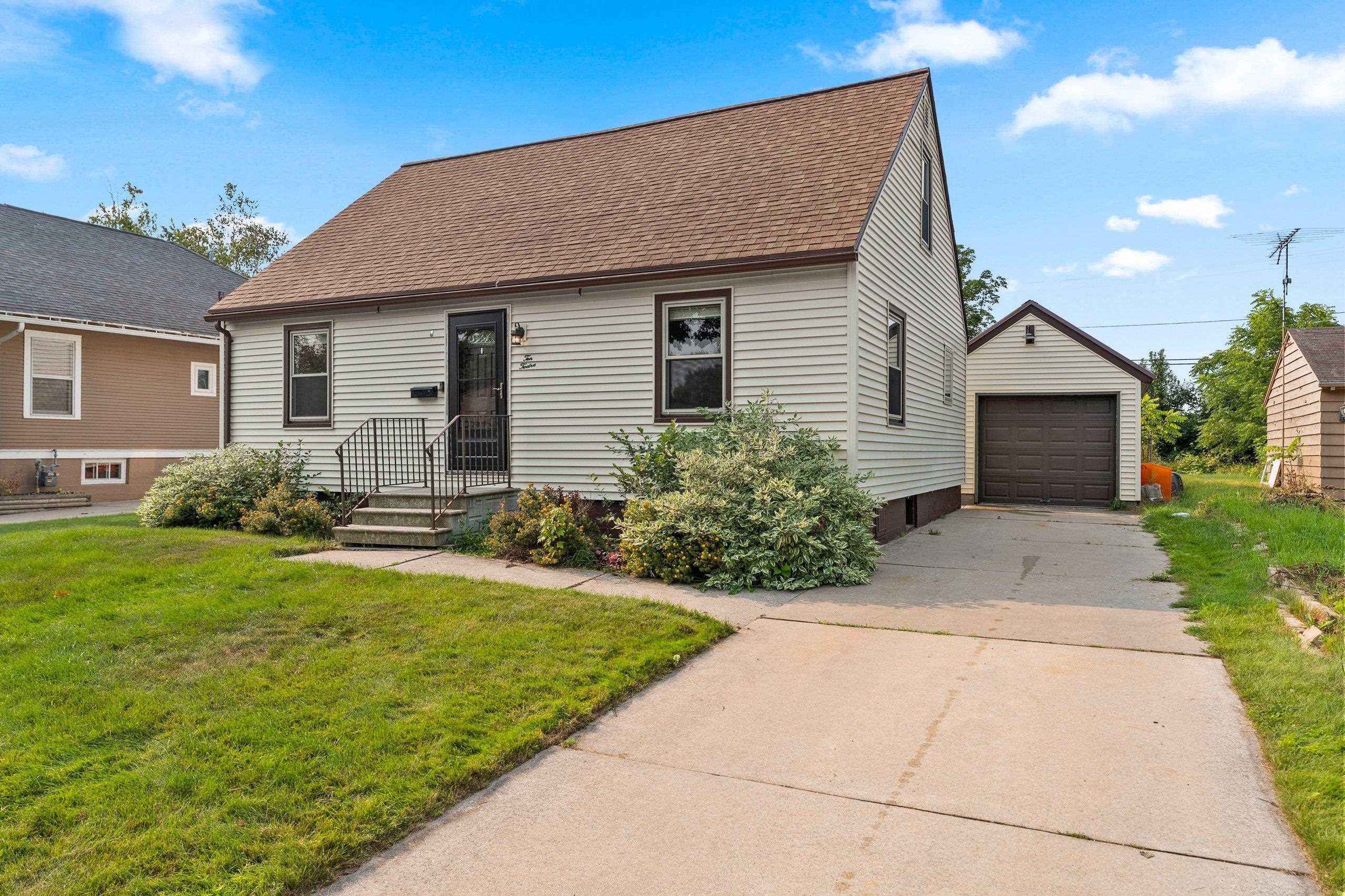 1012 CENTER Street property preview photograph