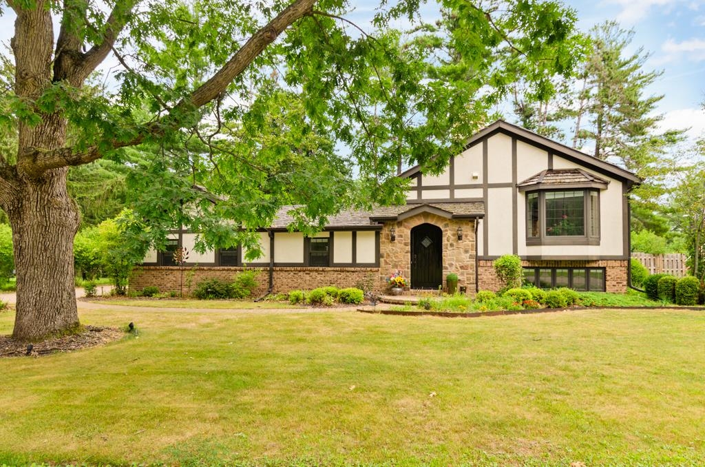 110 RIVER ISLAND Drive property preview photograph