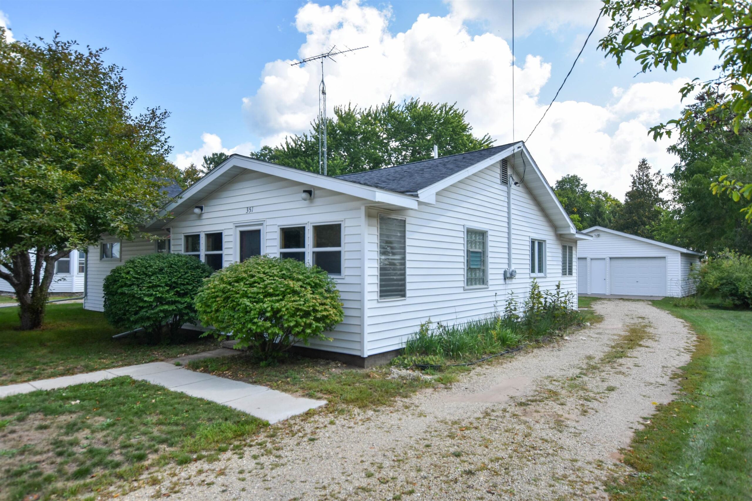 351 S WAUPACA Street property preview photograph