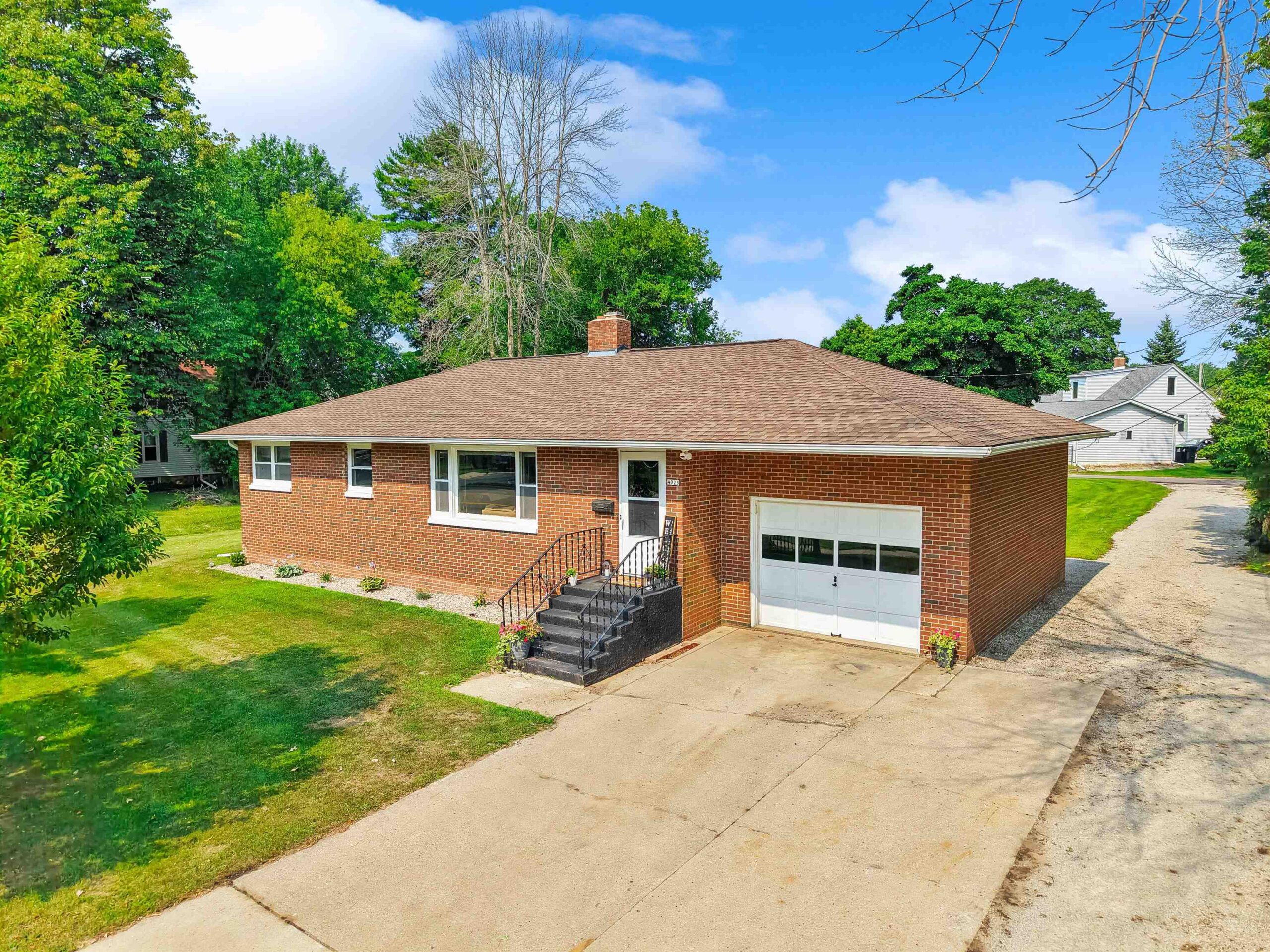 4025 N SHORE Drive property preview photograph