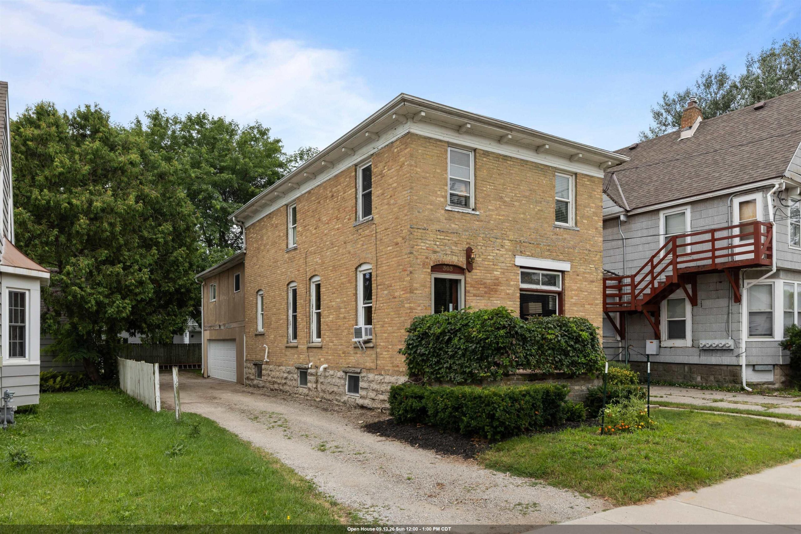 303 E PARKWAY Avenue property preview photograph