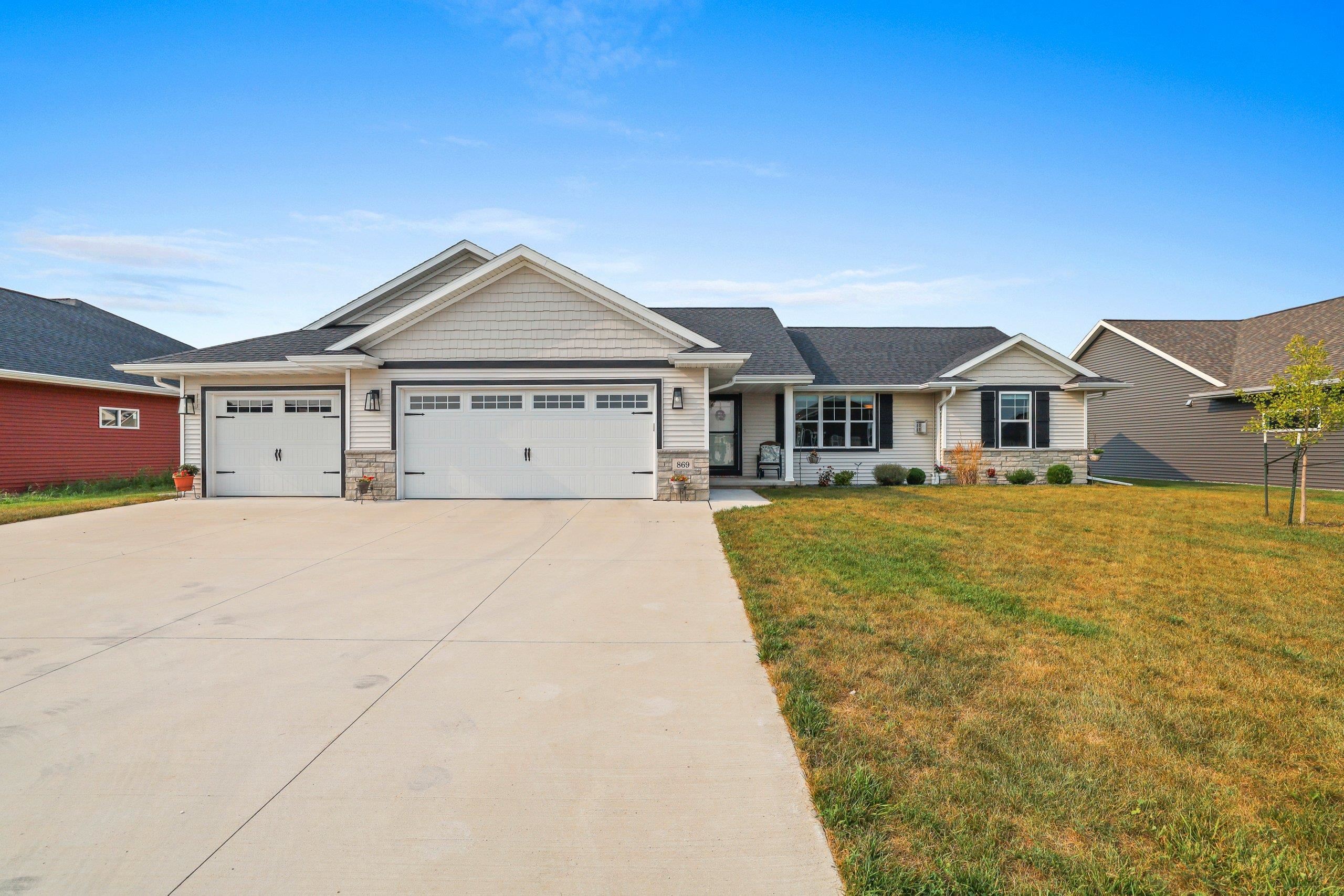 869 JOEANNA Way property preview photograph