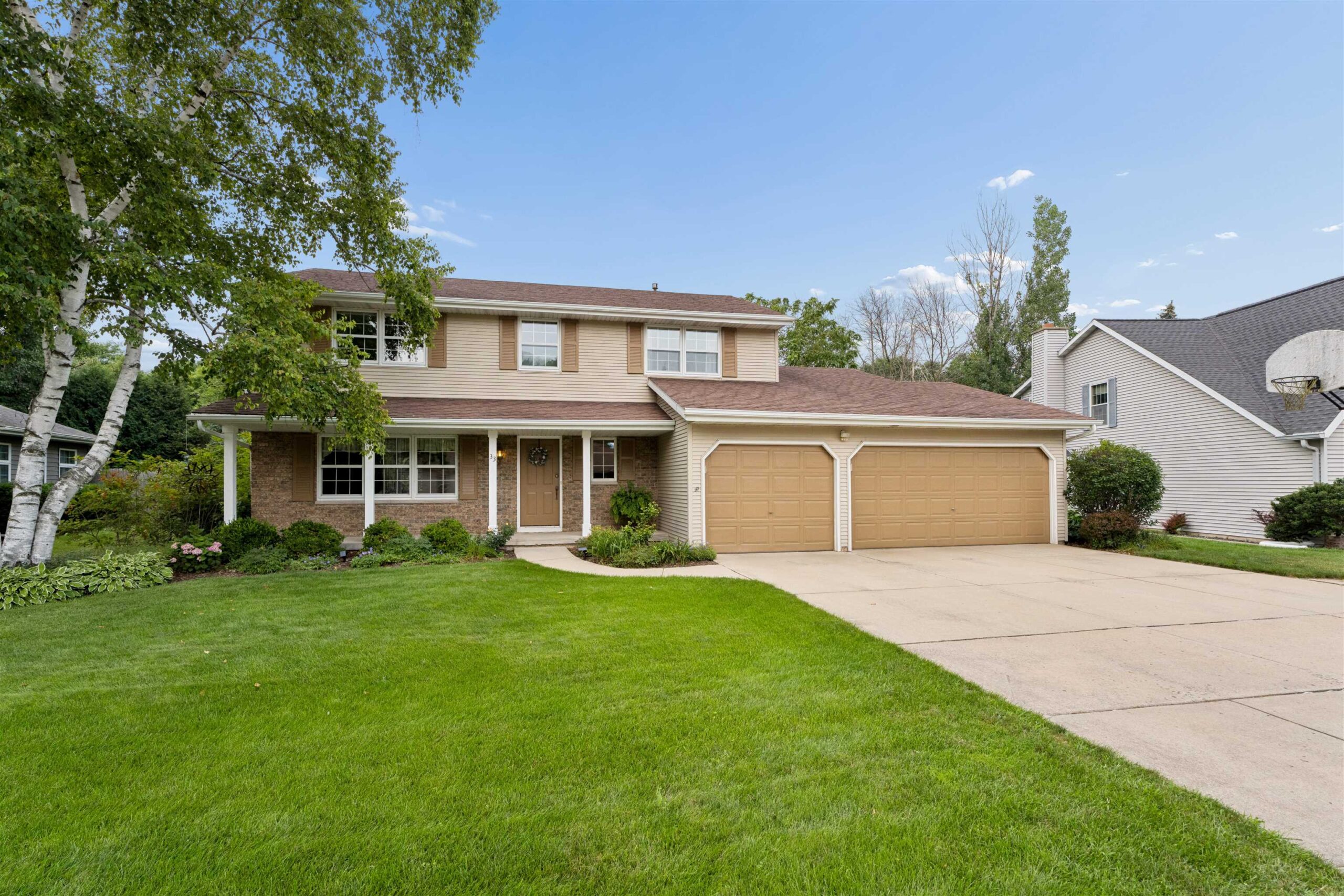 33 PHEASANT Court property preview photograph