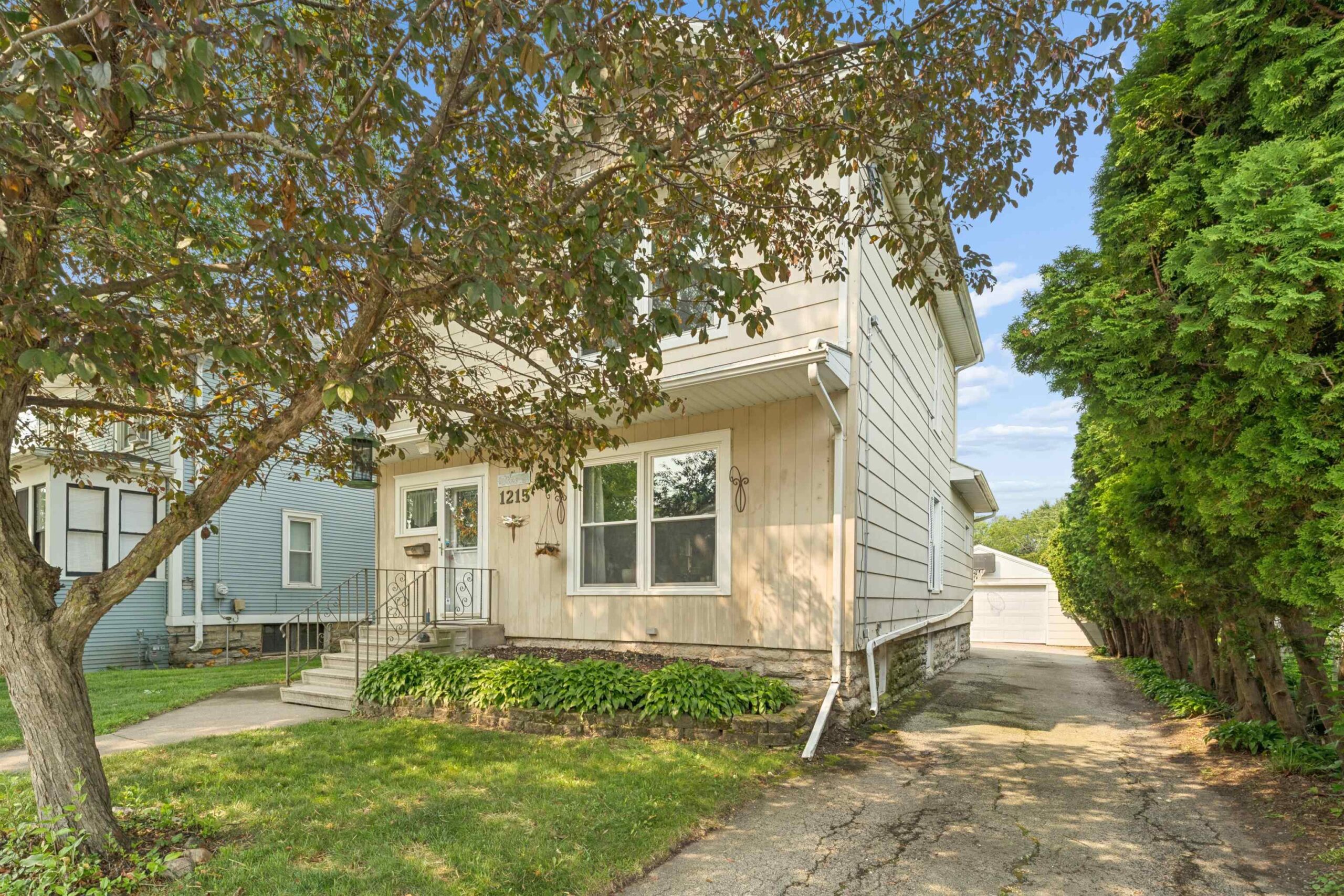 1215 GRAND Street property preview photograph