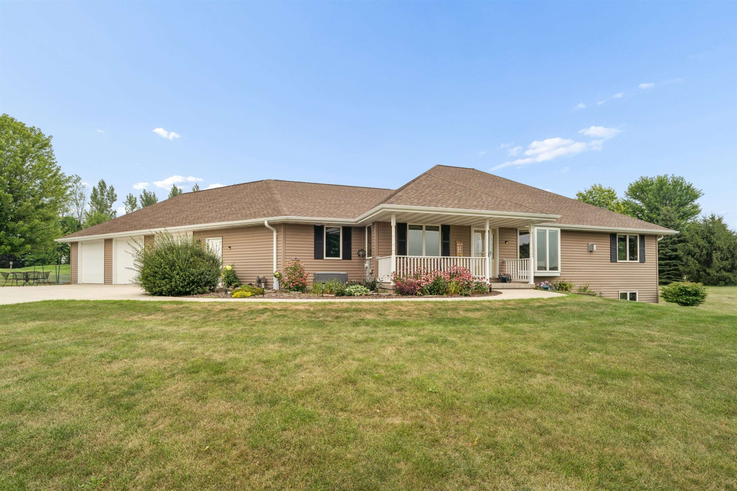 2117 DEER HAVEN Road property preview photograph