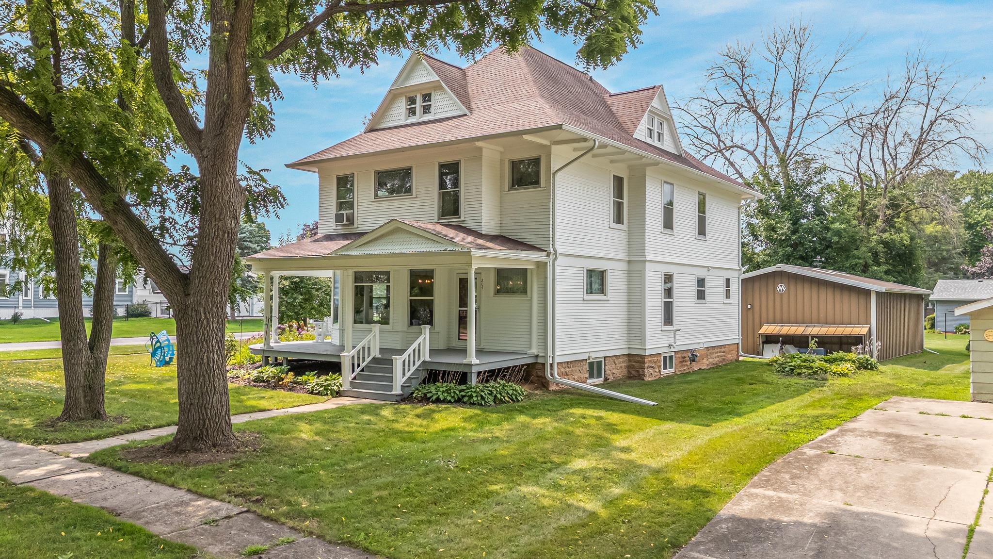 204 N 3RD Street property preview photograph