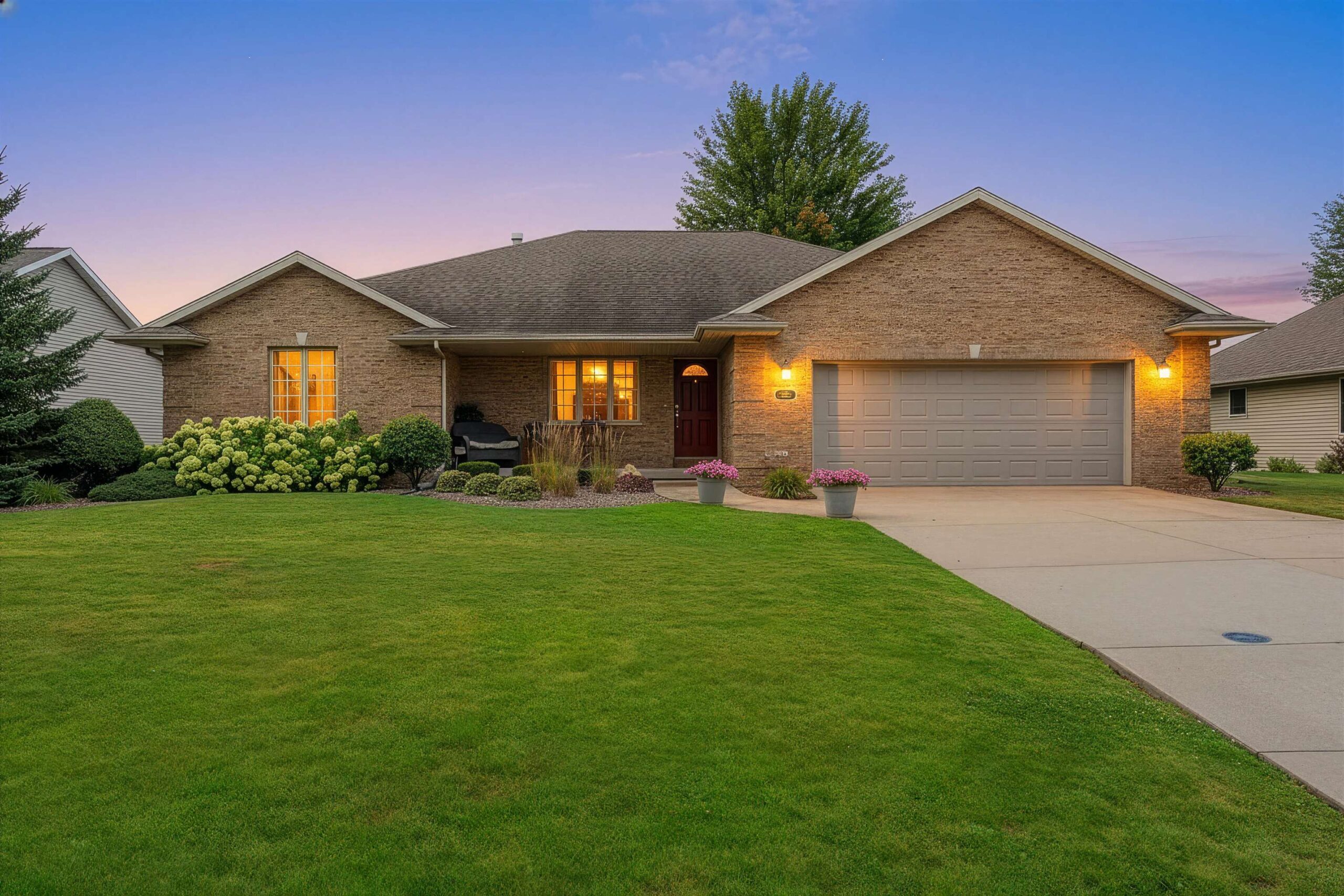3162 ESSEN Road property preview photograph