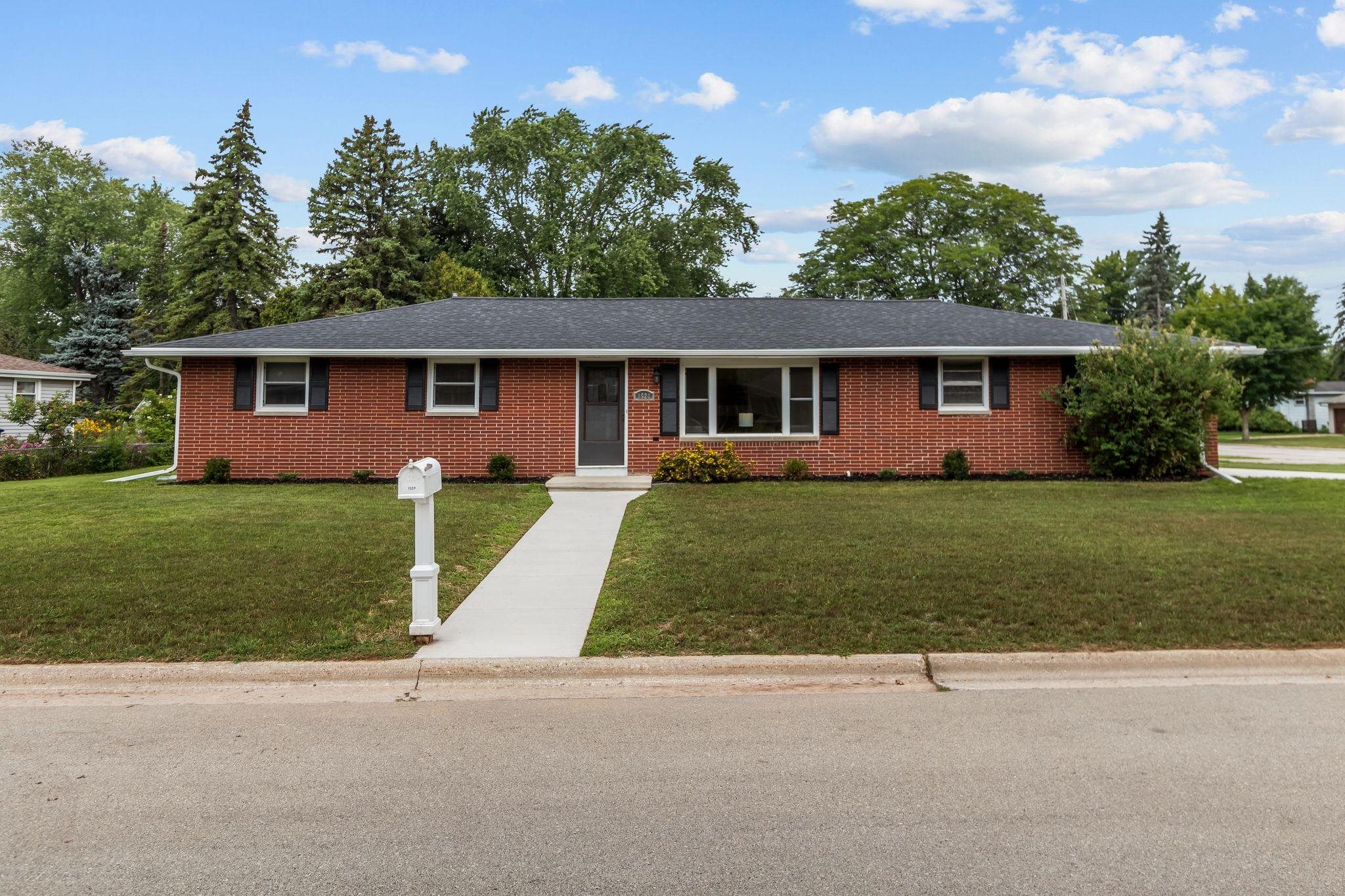 1520 CAREFUL Drive property preview photograph