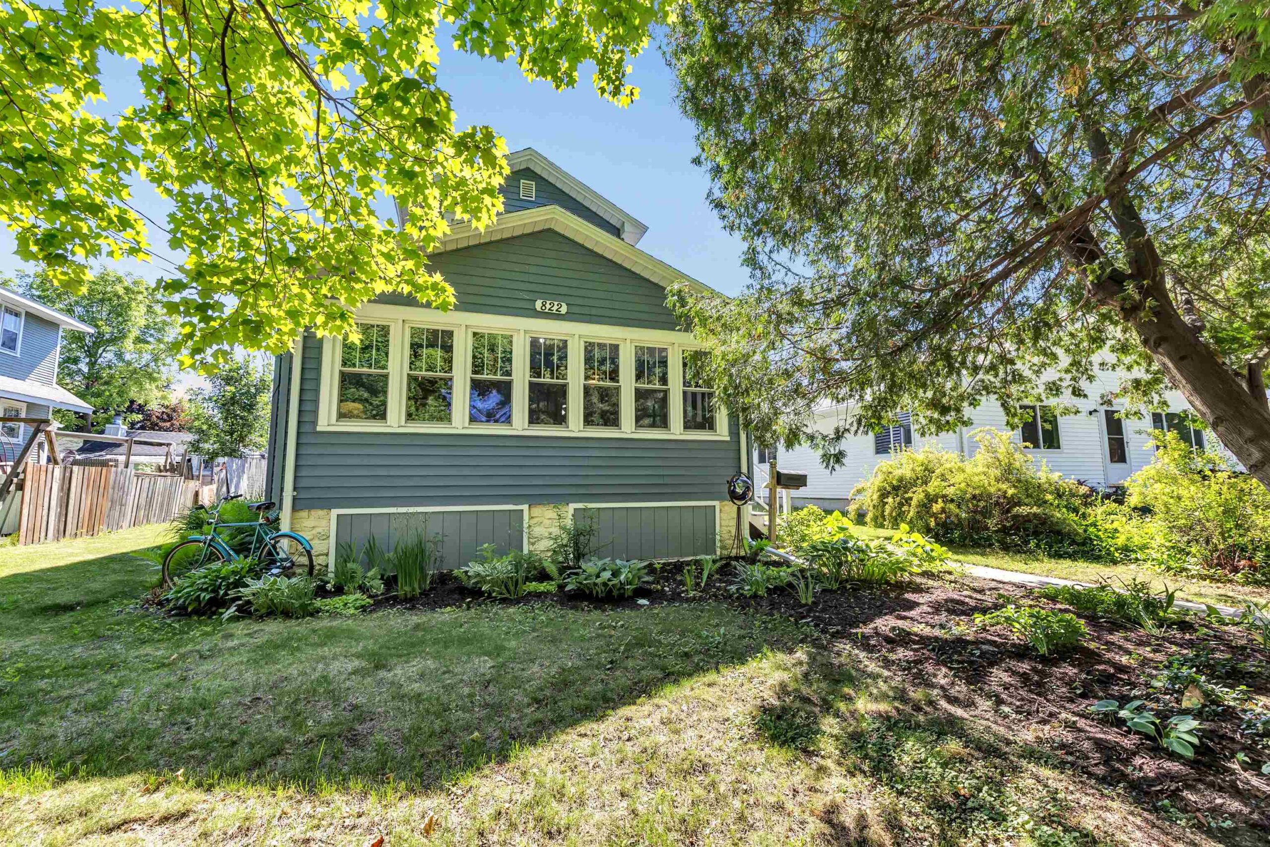 822 N 5TH Avenue property preview photograph