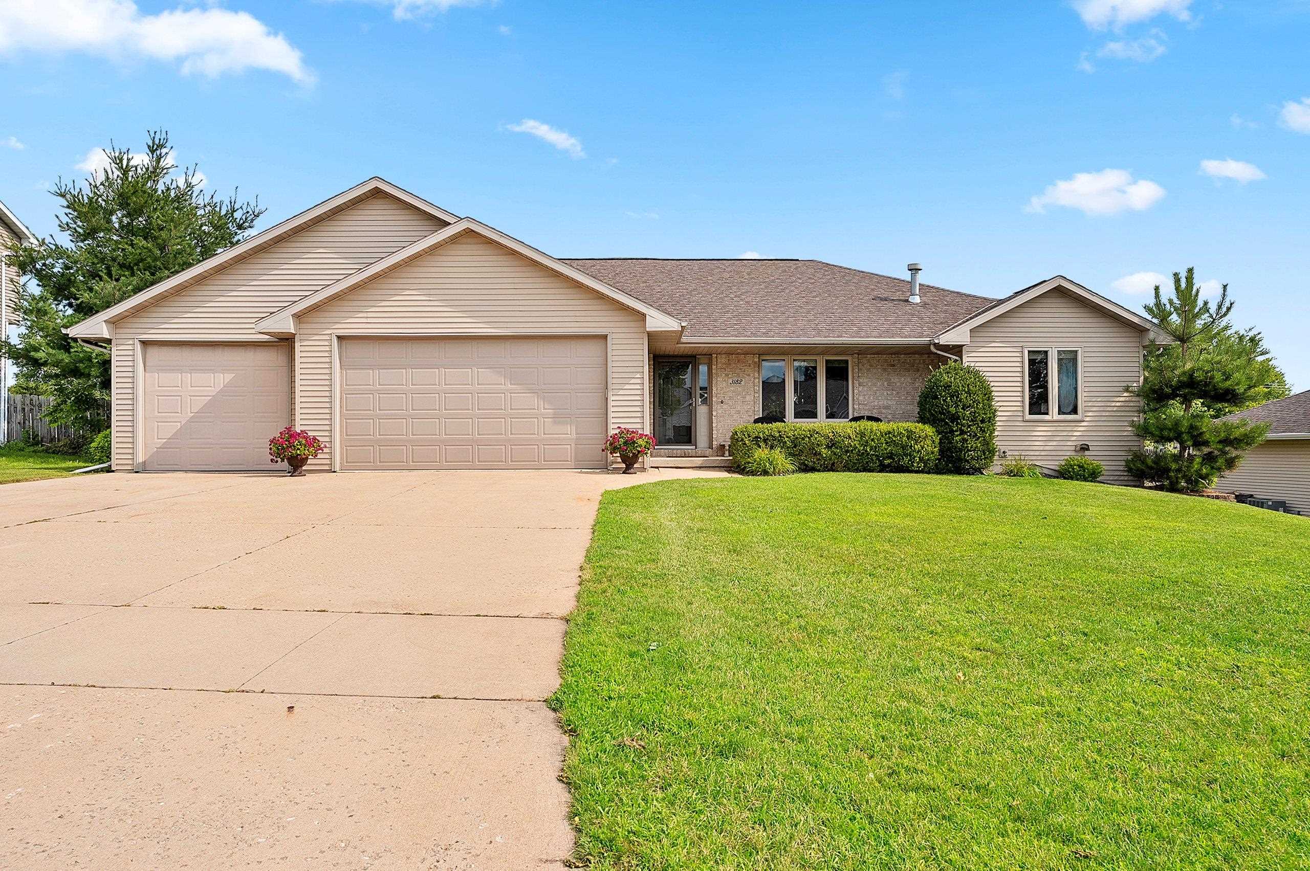 3182 PRIMROSE Lane property preview photograph