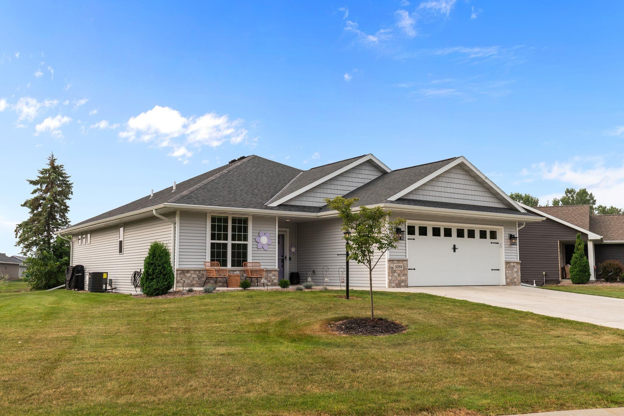 5084 N MILKWEED Trail property preview photograph