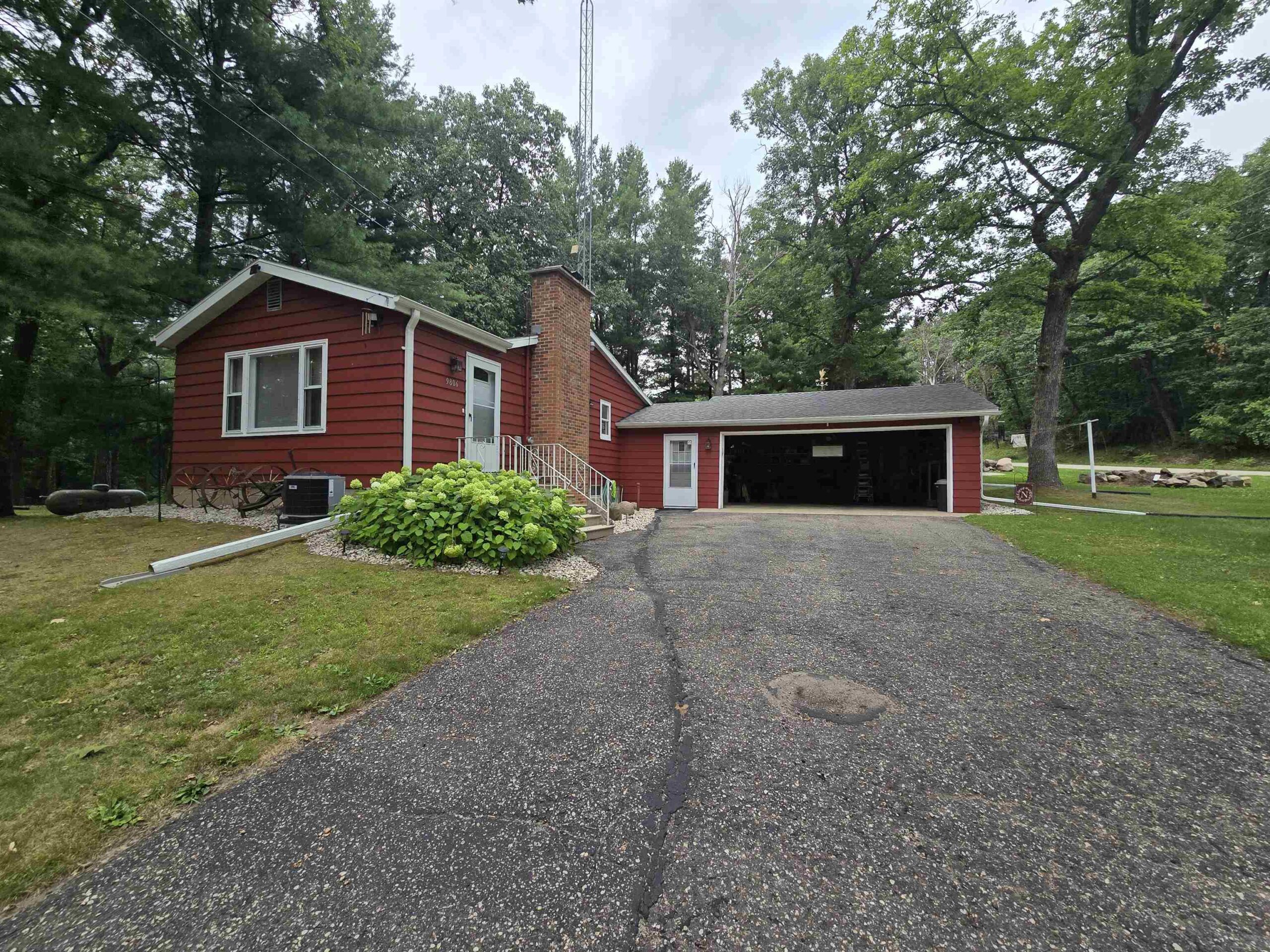 W9806 DEERFIELD Avenue property preview photograph