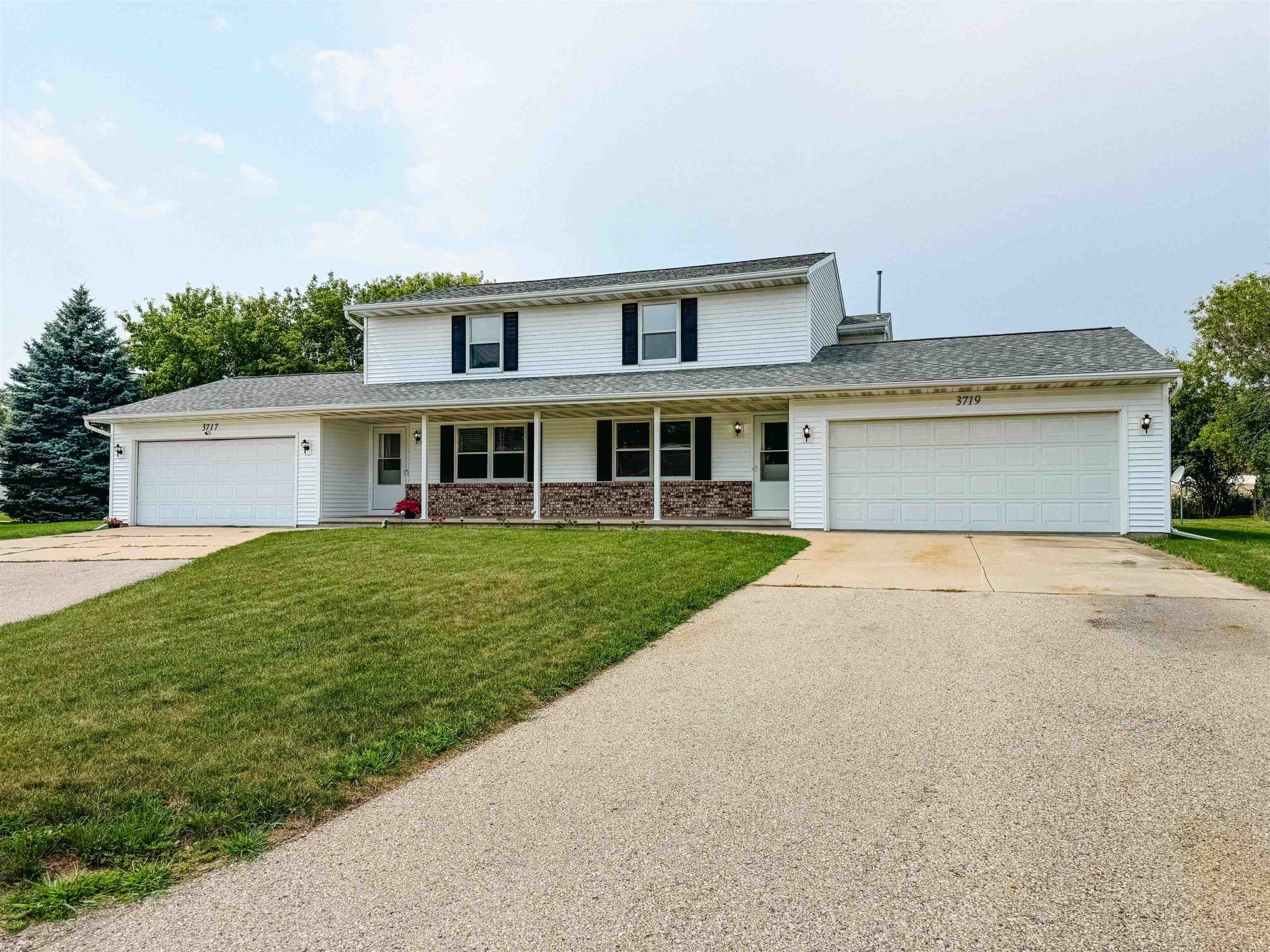 3719 N BLUERIDGE Drive property preview photograph