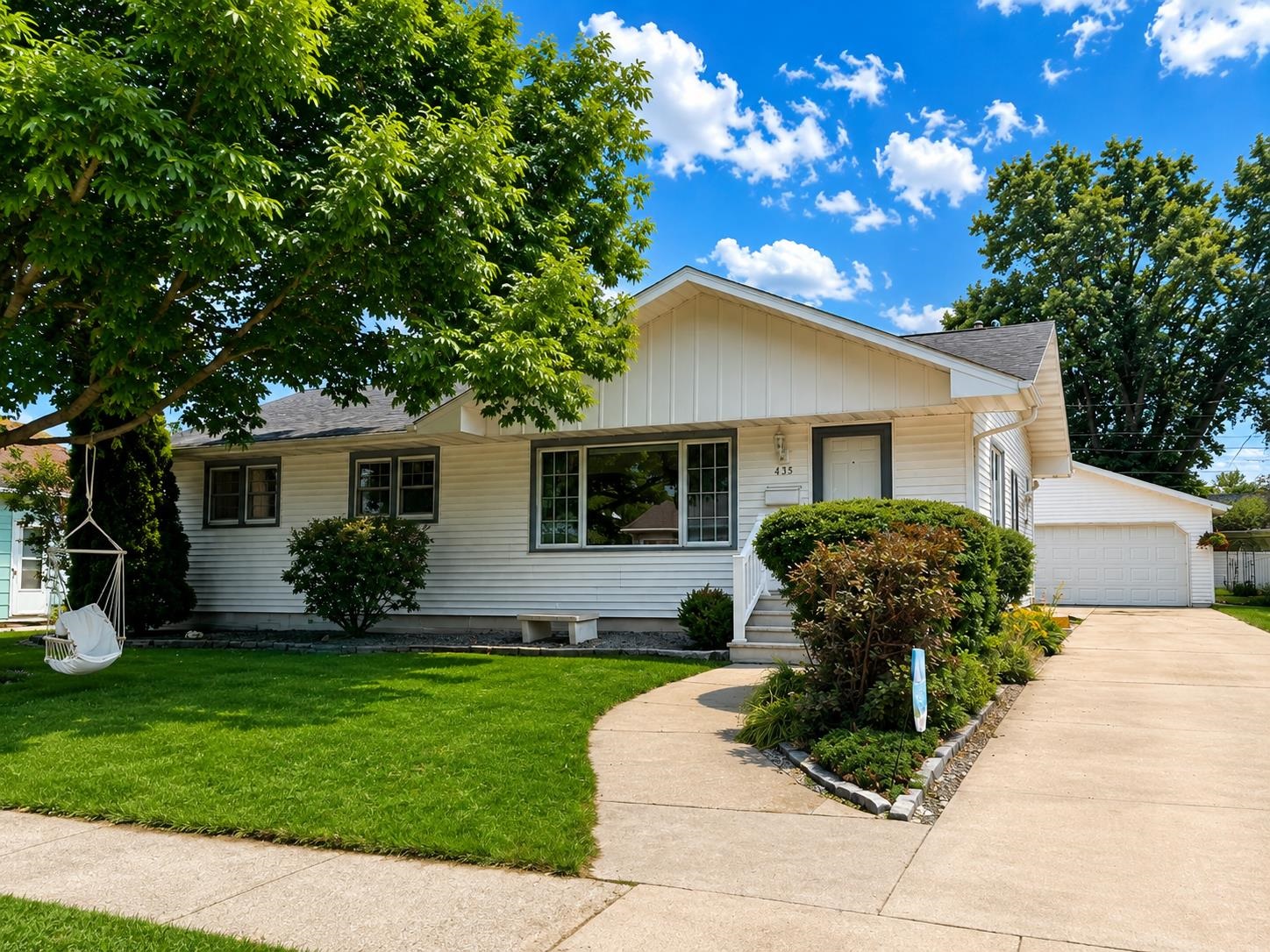 435 WEIS Avenue property preview photograph