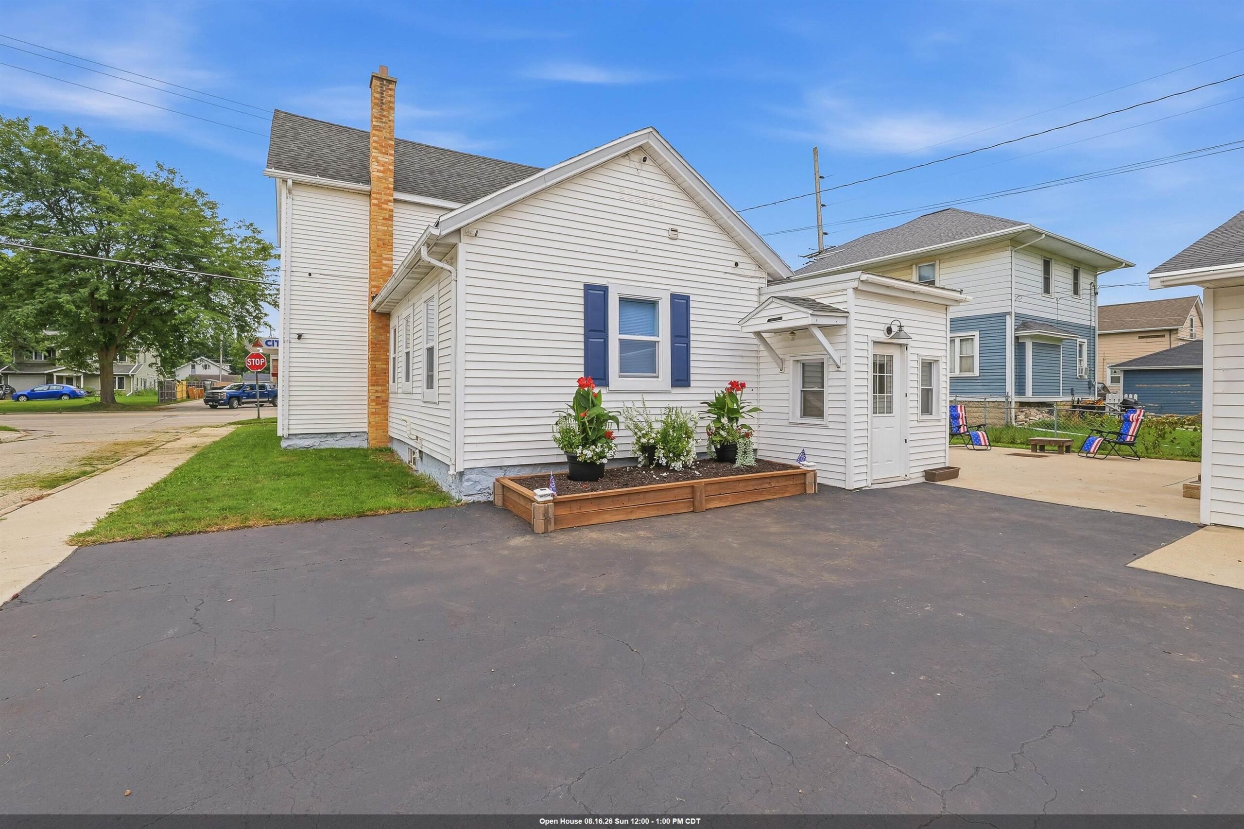 129 W SCOTT Street property preview photograph