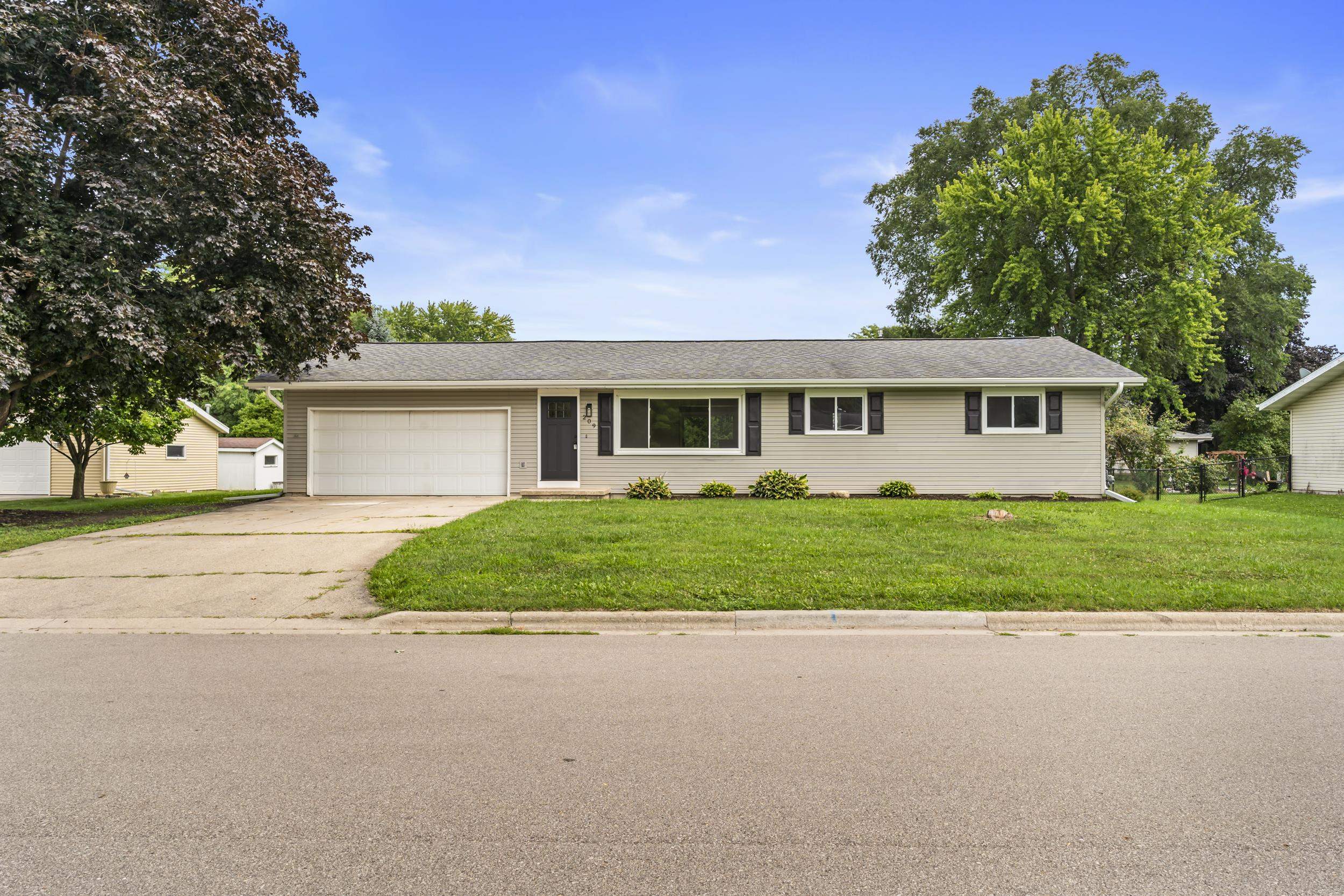 209 N 7TH Avenue property preview photograph