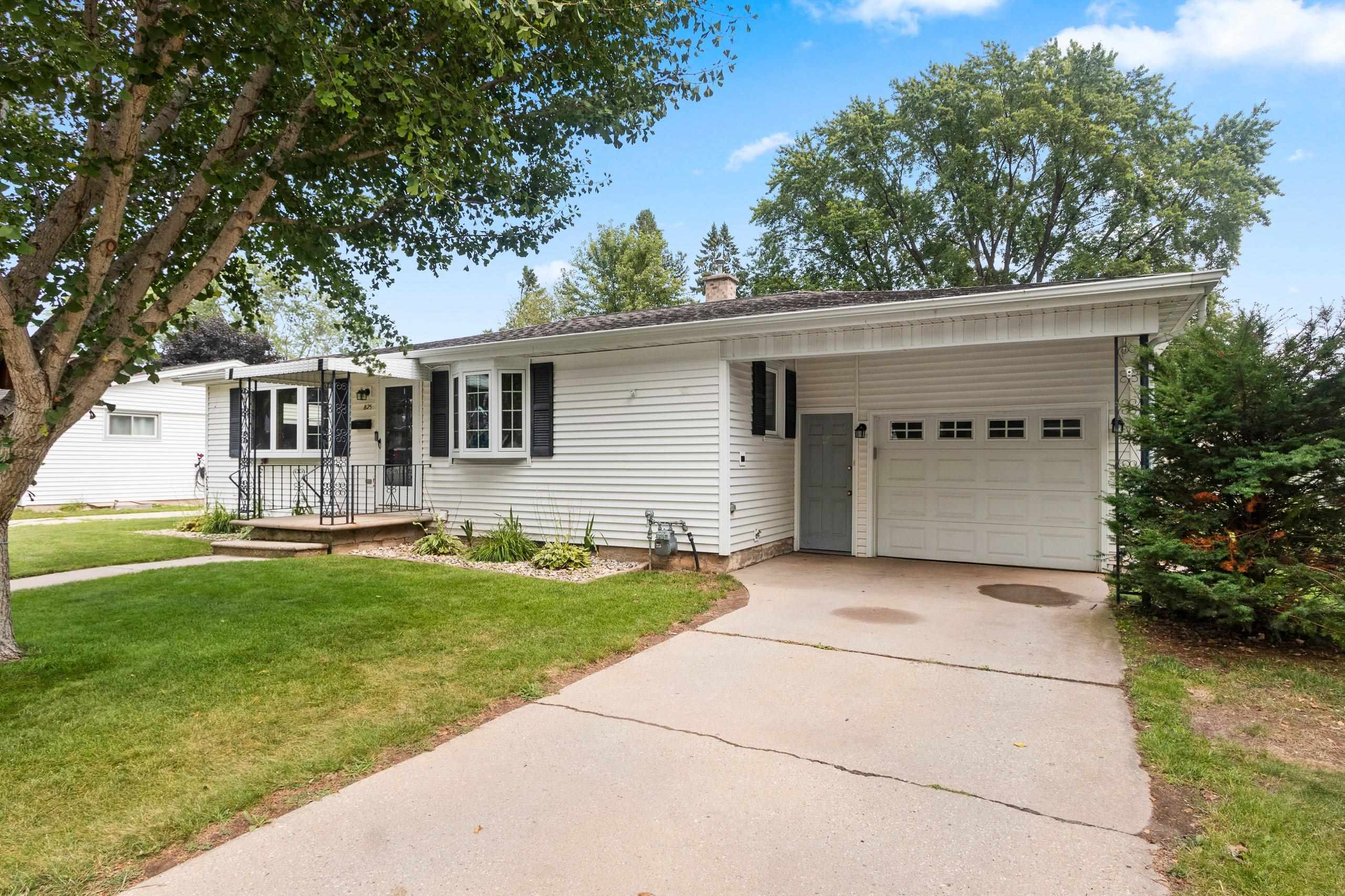 825 TOMMARK Street property preview photograph