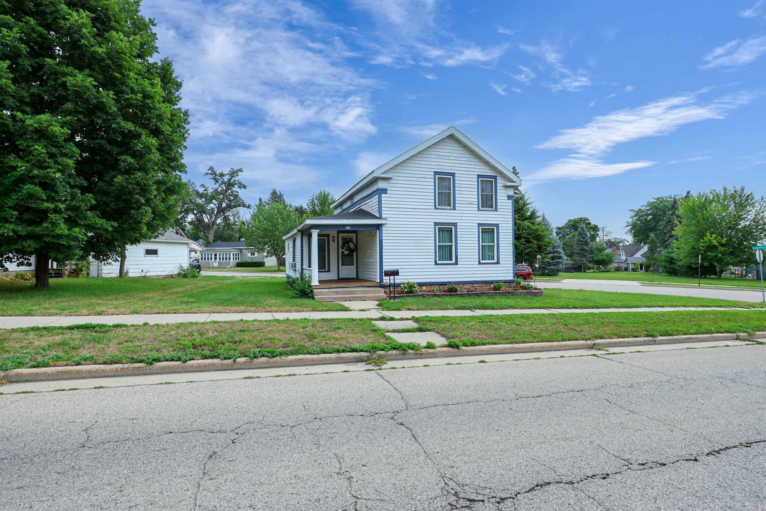 180 RIPON Road property preview photograph
