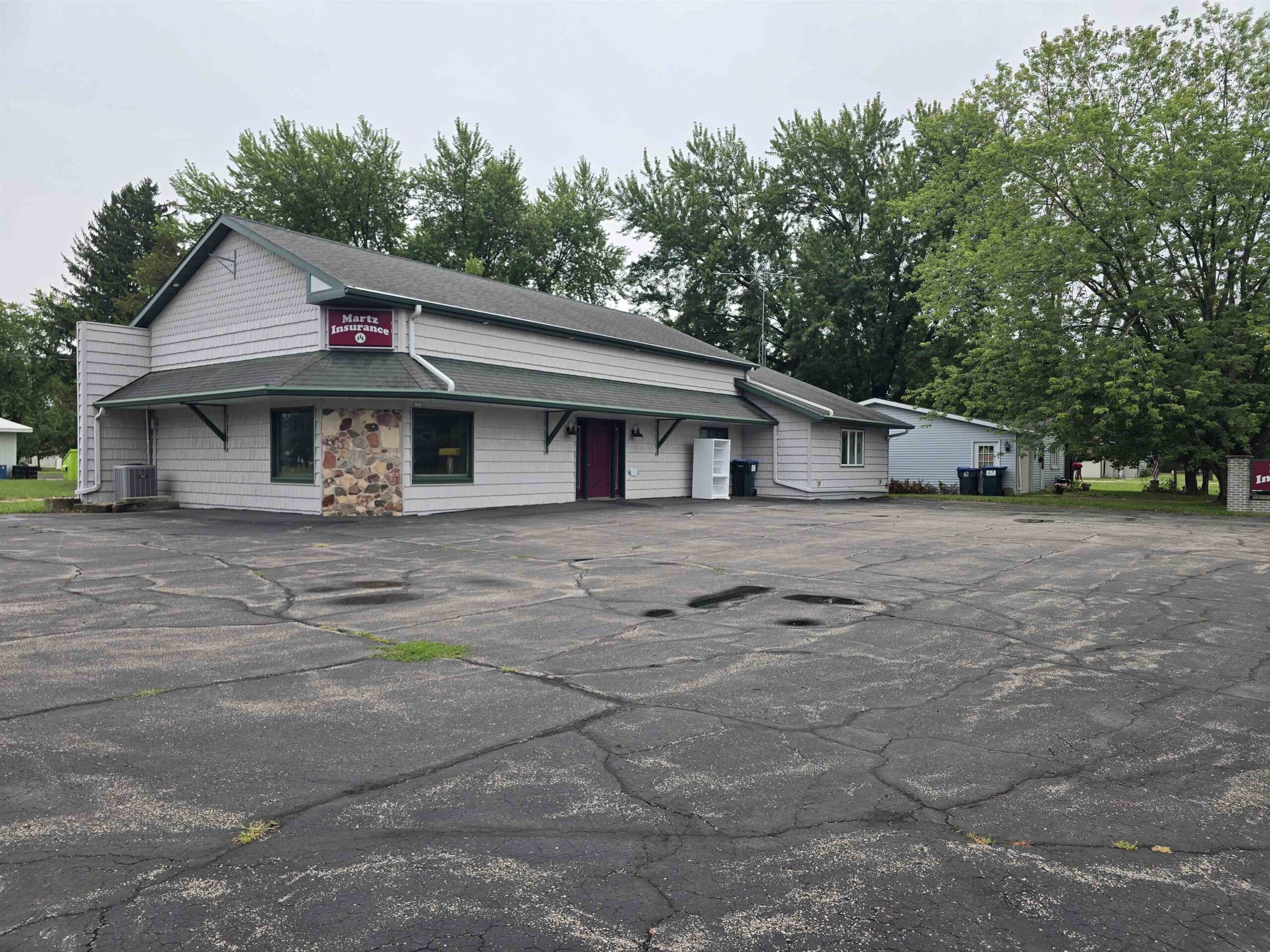 105 S CAMBRIDGE Street property preview photograph