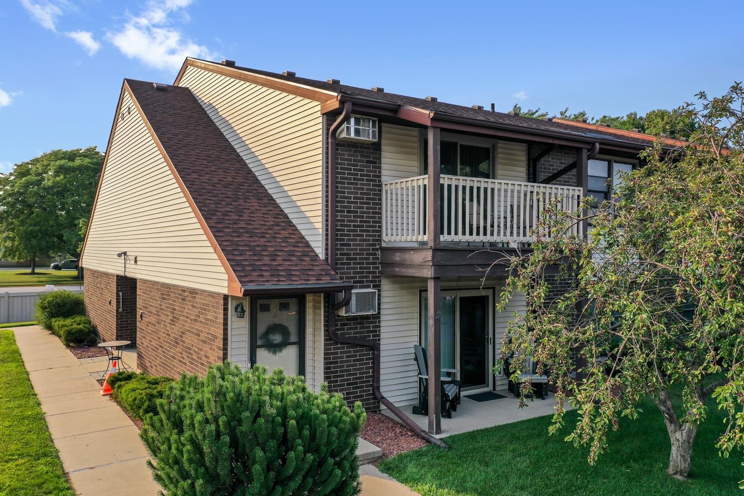 1043 MARVELLE Lane property preview photograph