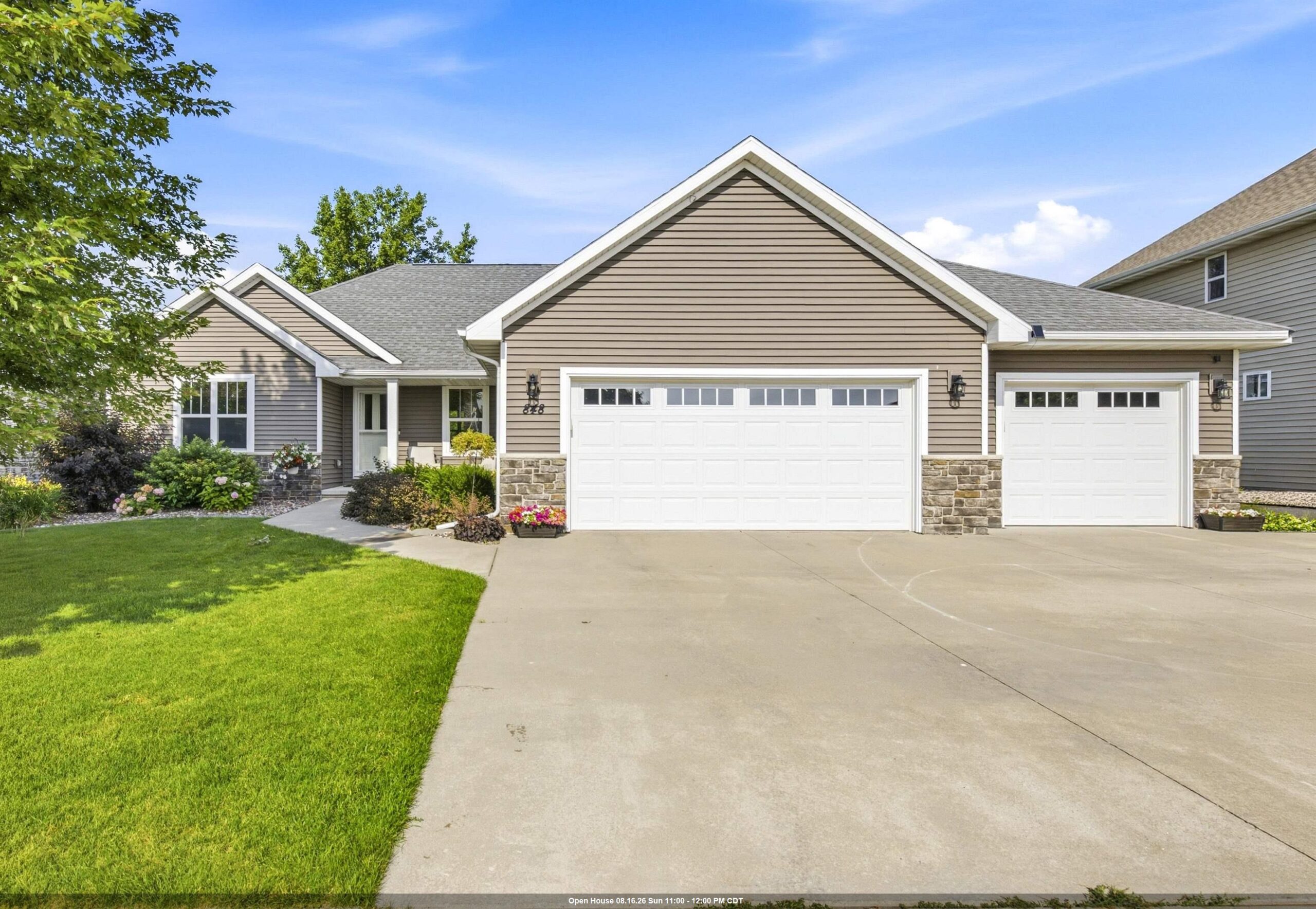 848 LOTUS Trail property preview photograph