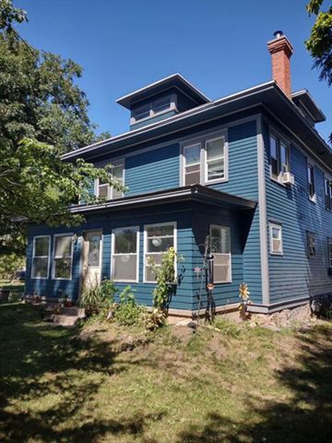 132 E SCHOOL Street property preview photograph