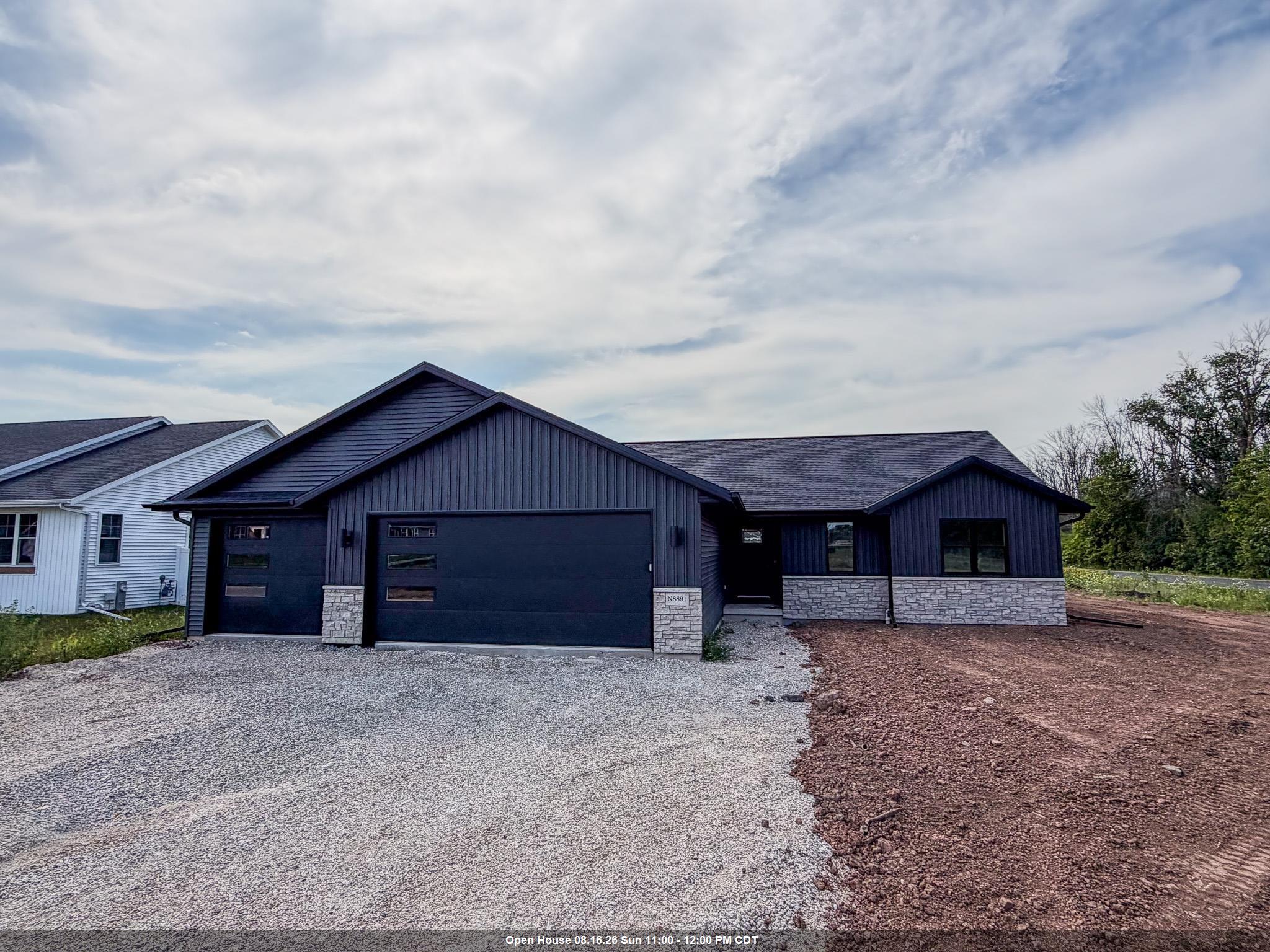 N8891 KILLARNEY Way property preview photograph