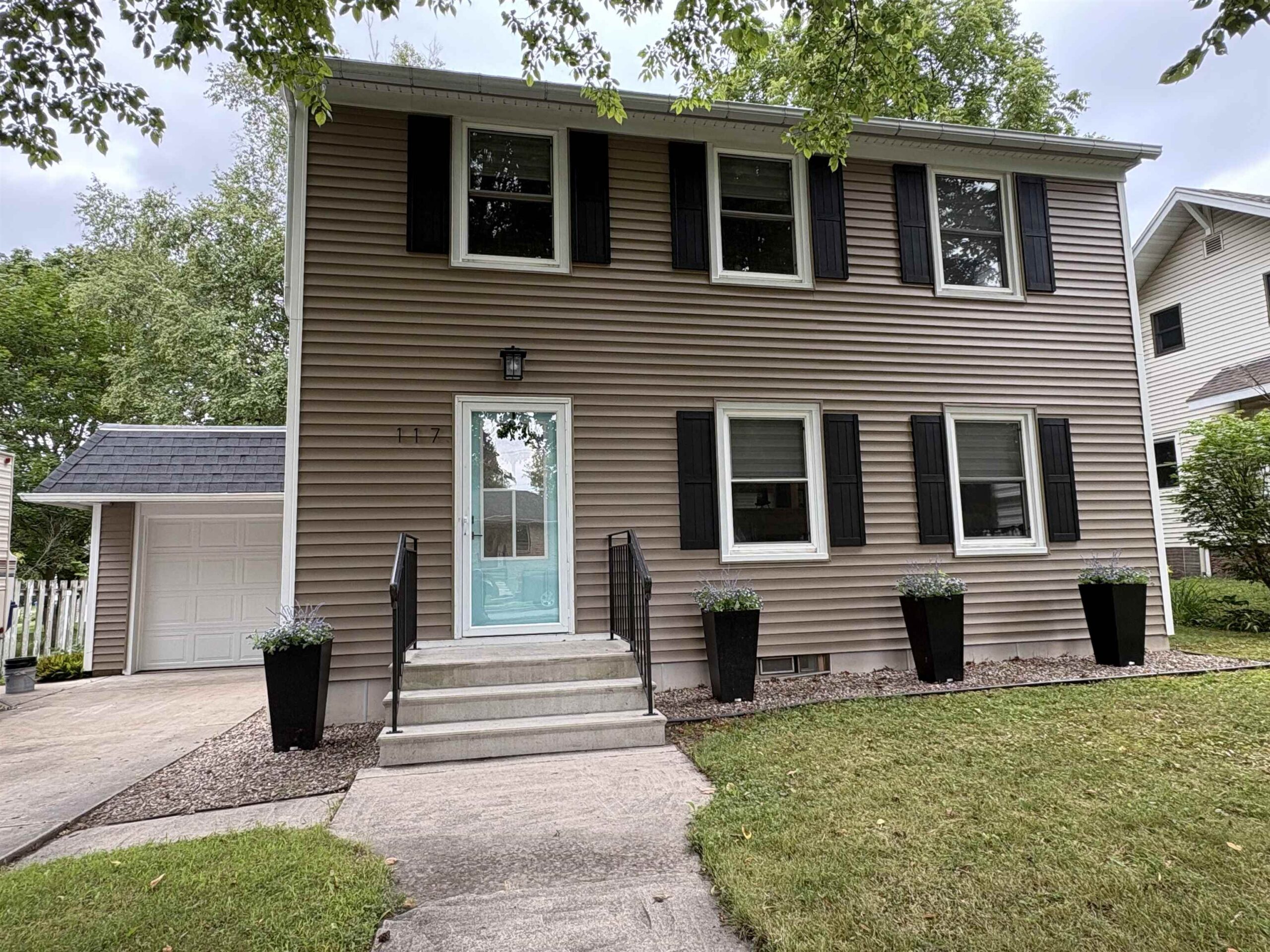 117 S 1ST Street property preview photograph