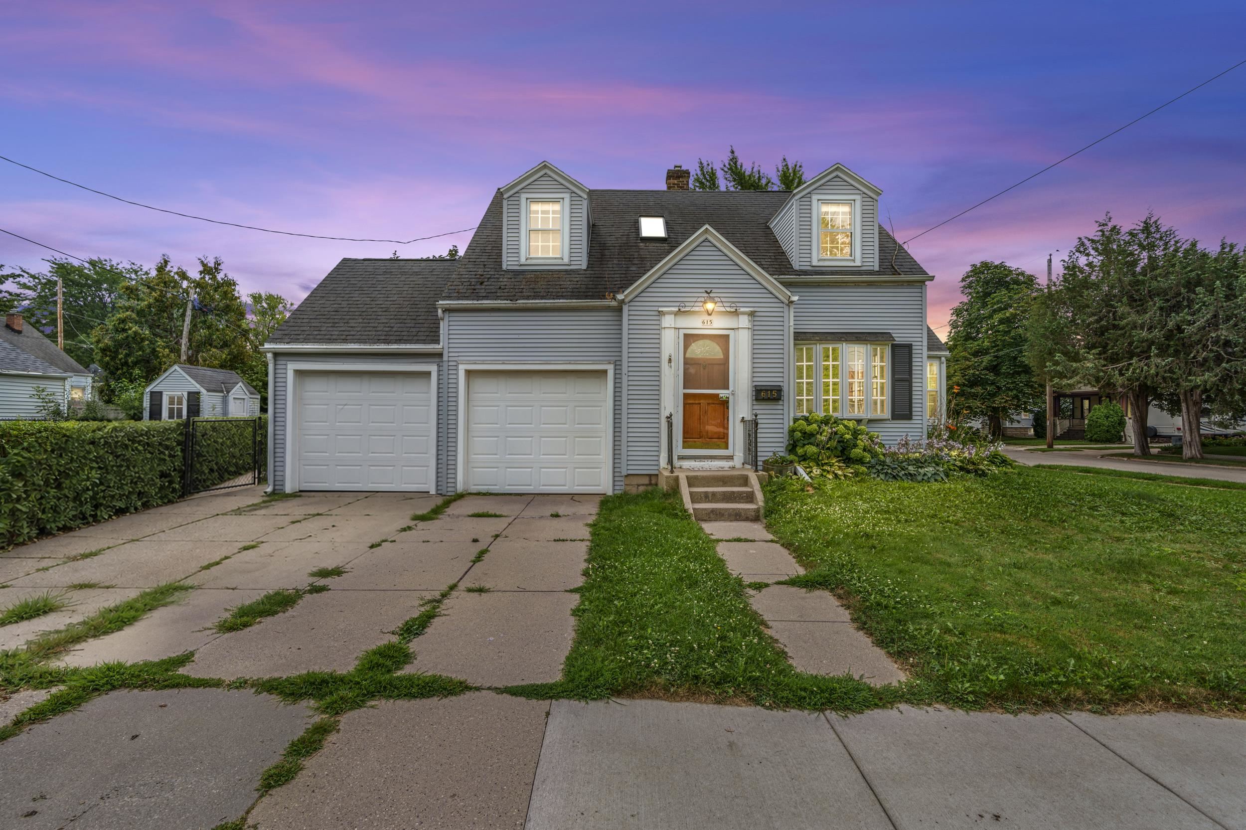 615 W BENT Avenue property preview photograph
