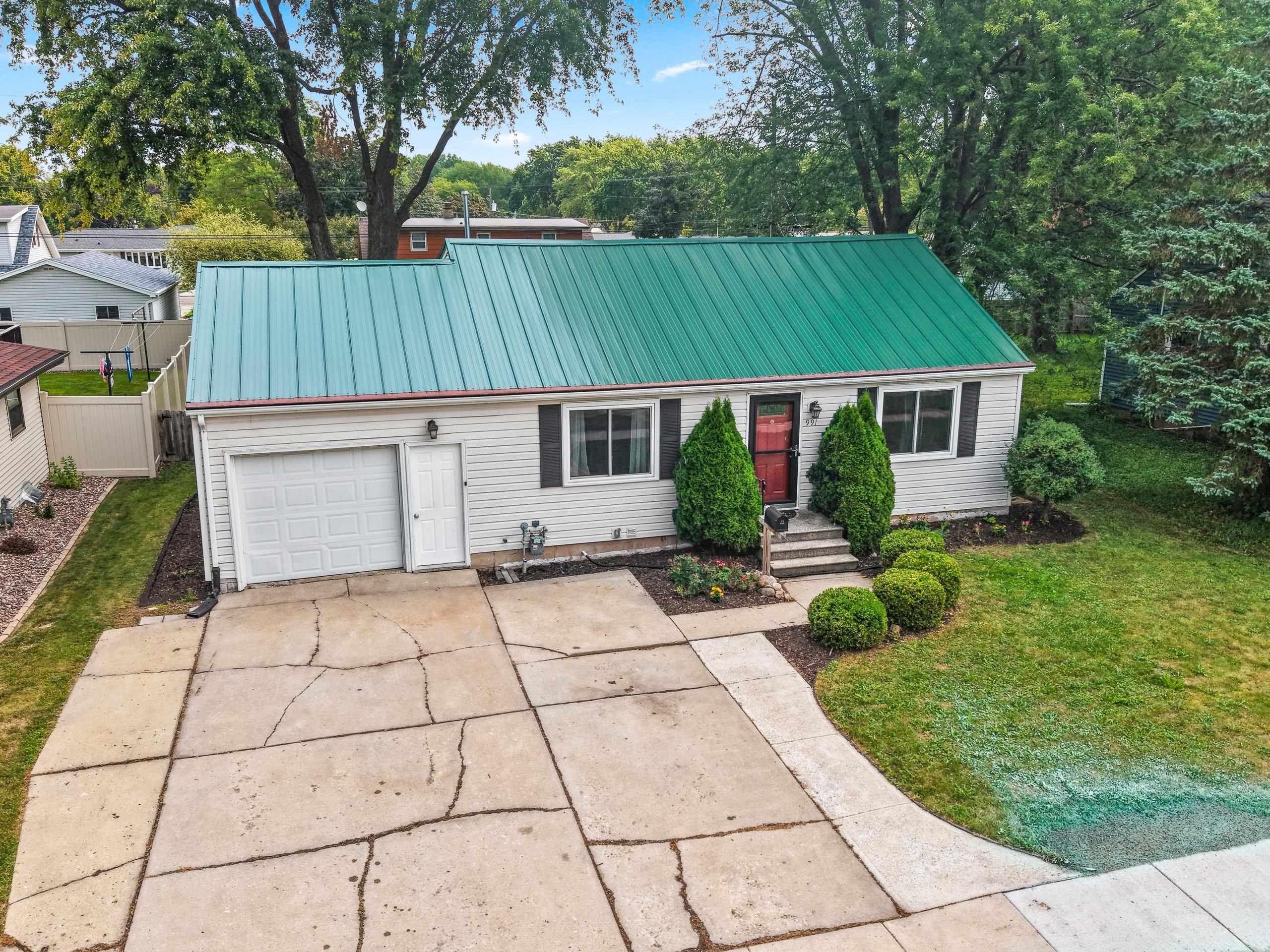 991 SUBURBAN Drive property preview photograph