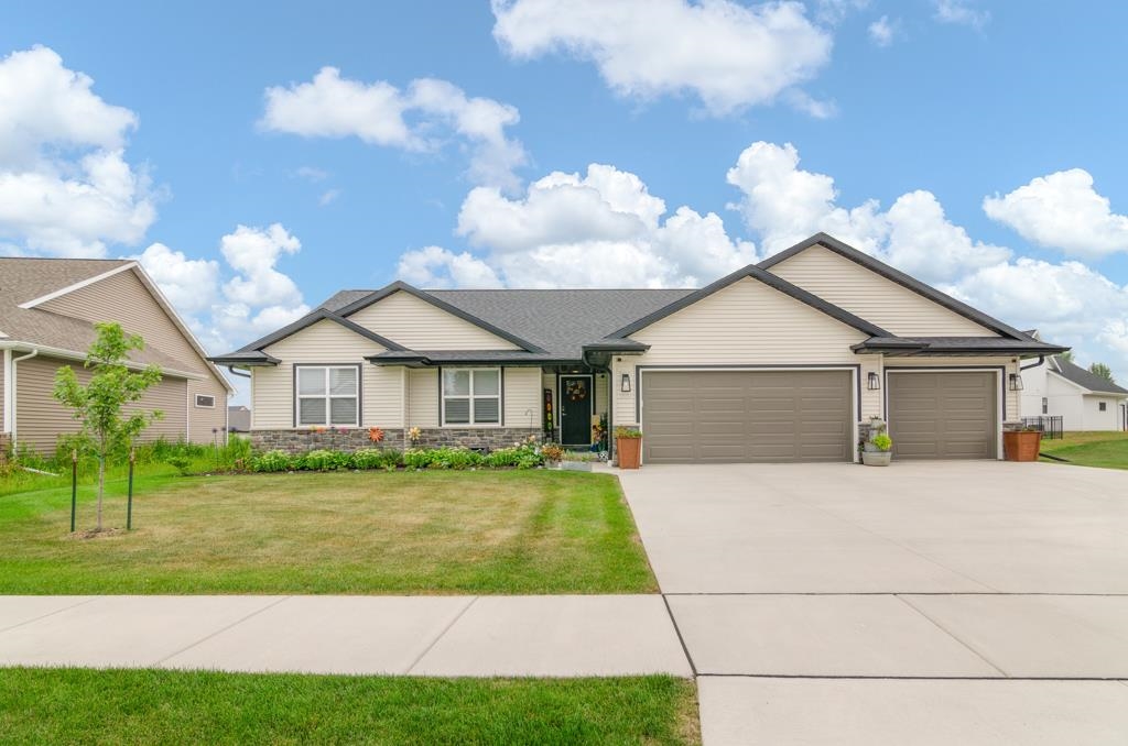 2559 MEYER Way property preview photograph