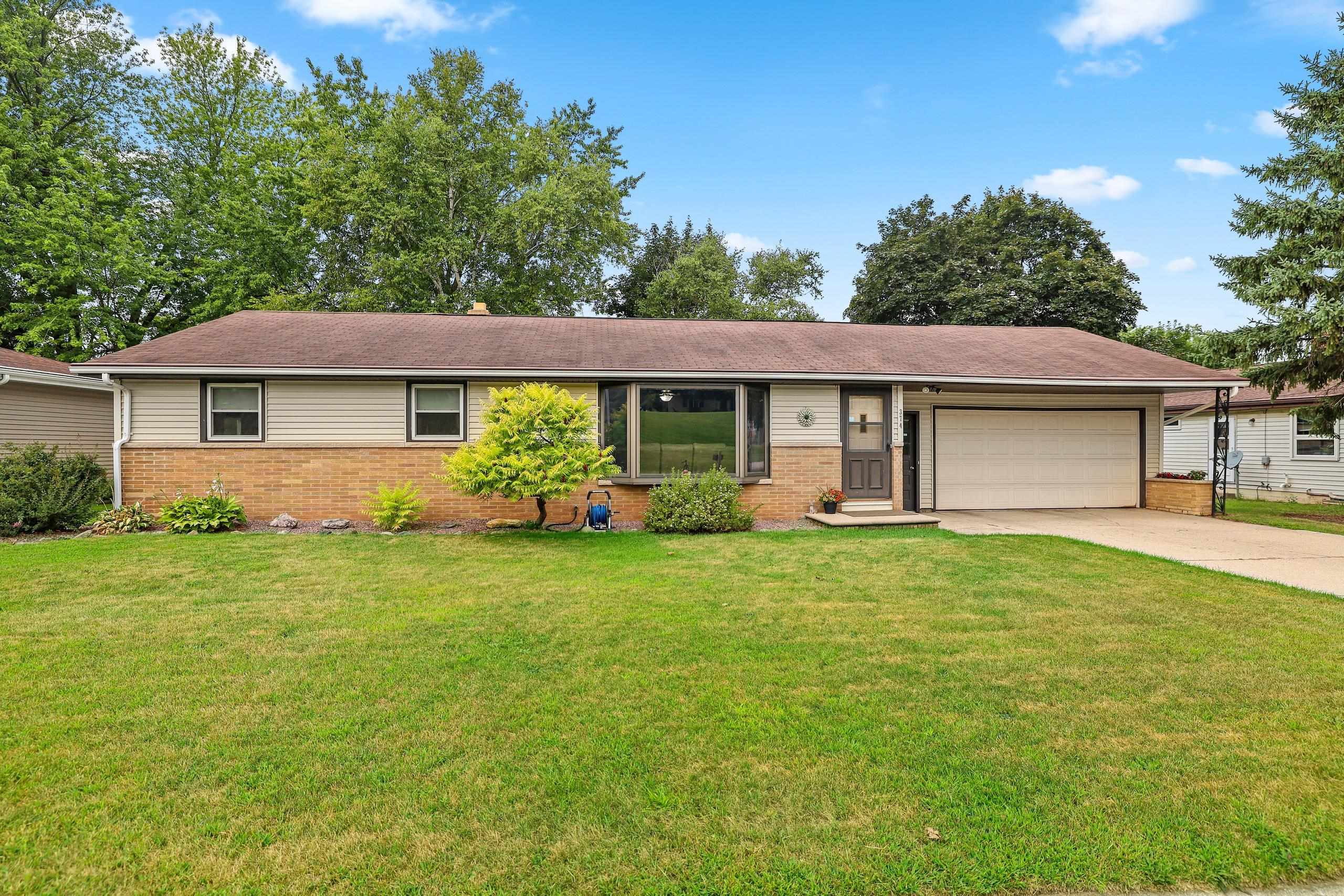 374 SKYLINE Boulevard property preview photograph