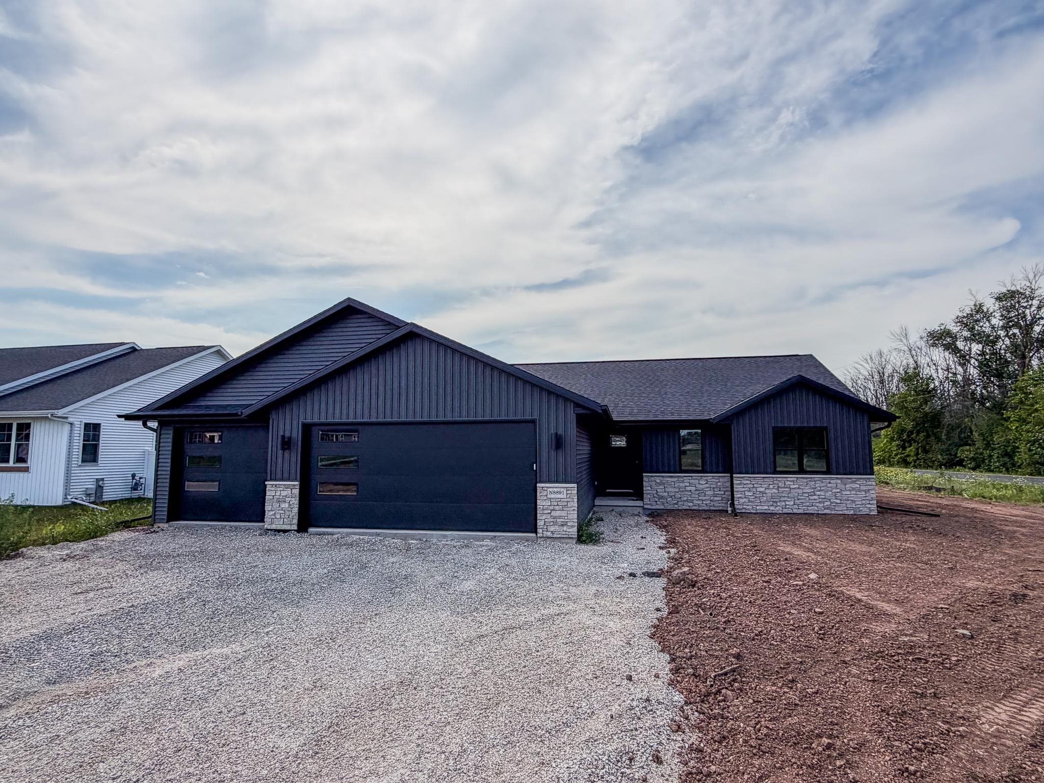 N8891 KILLARNEY Way property preview photograph