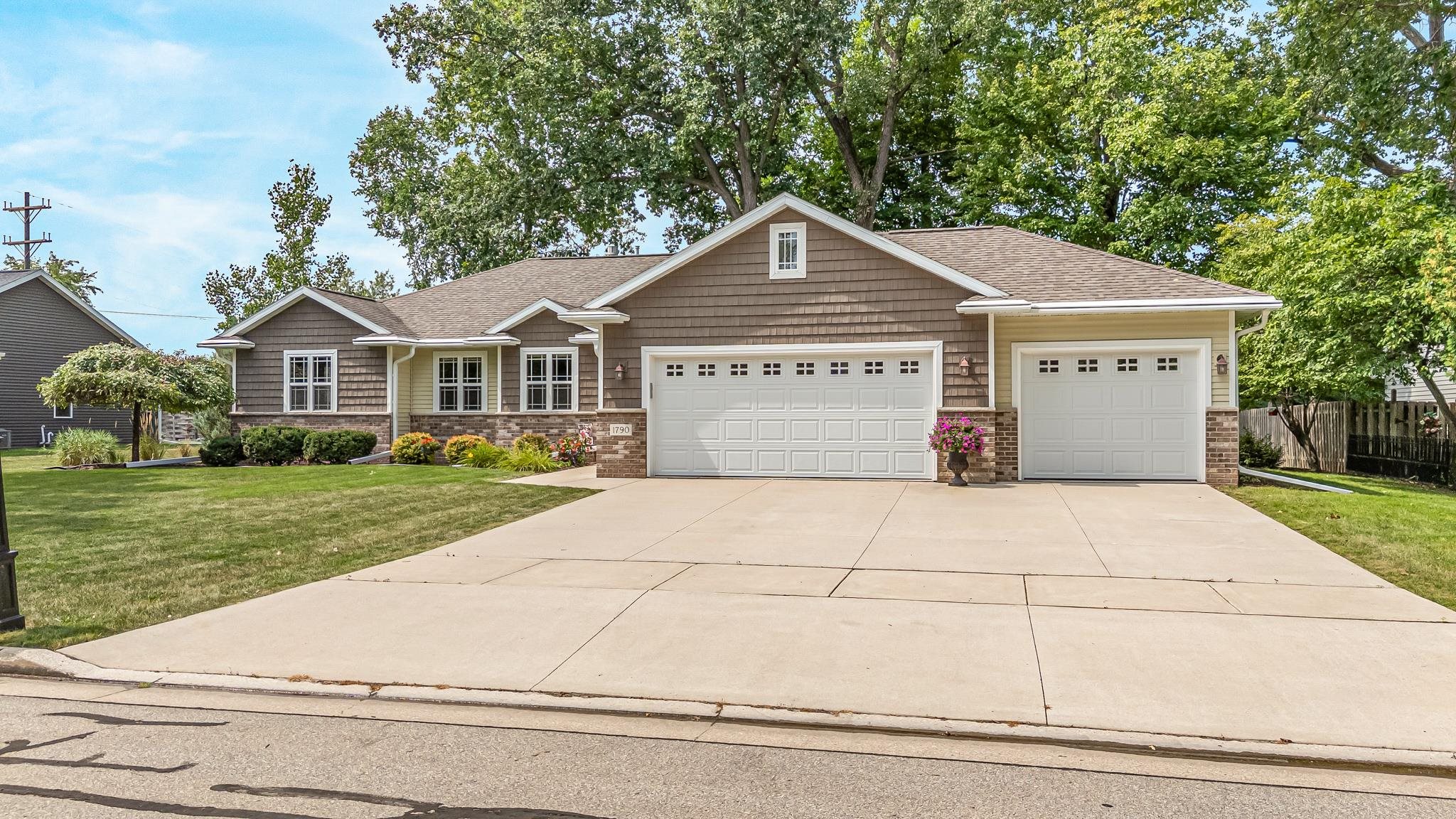 1790 GARNET Court property preview photograph