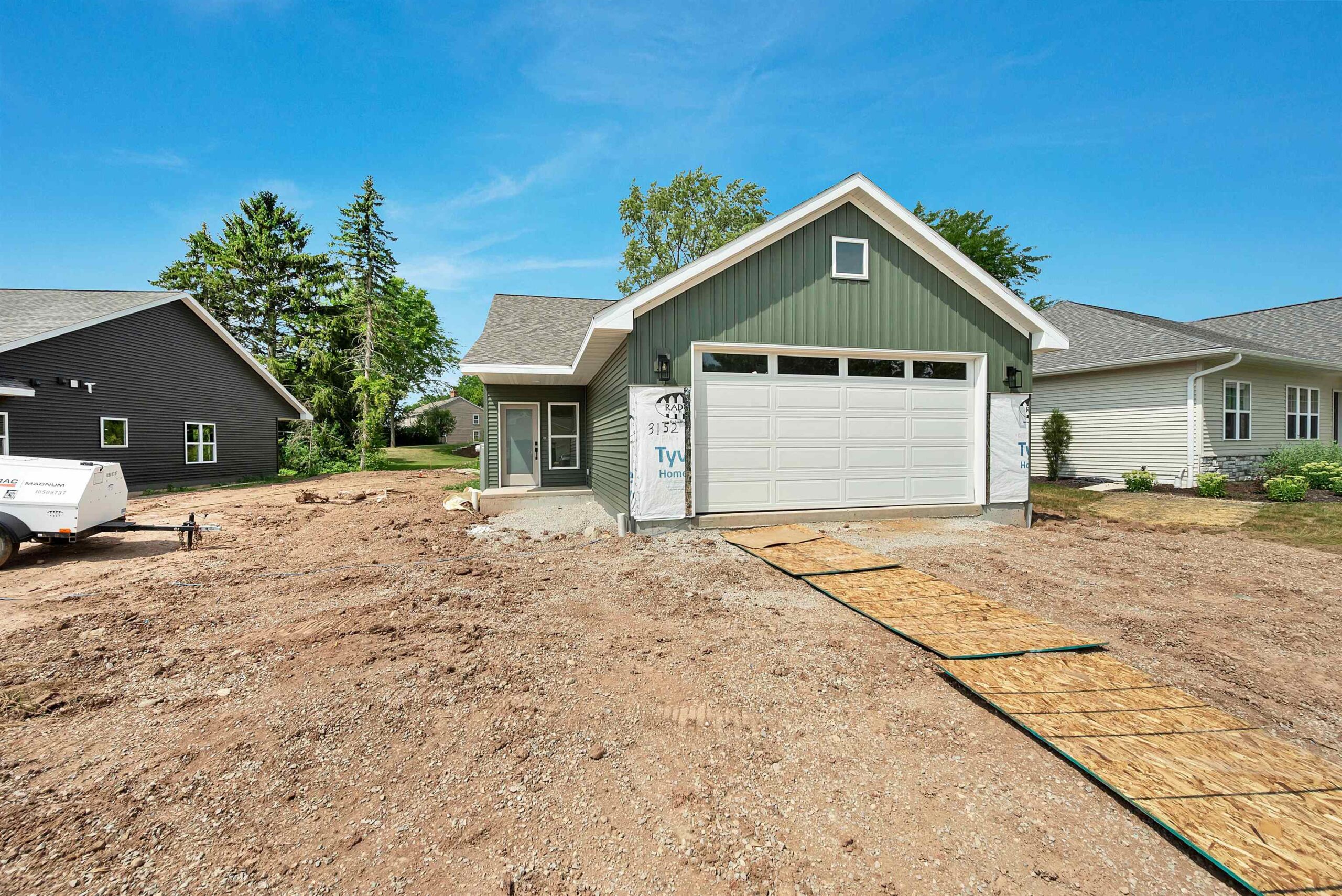 3152 EAST RIVER Drive property preview photograph