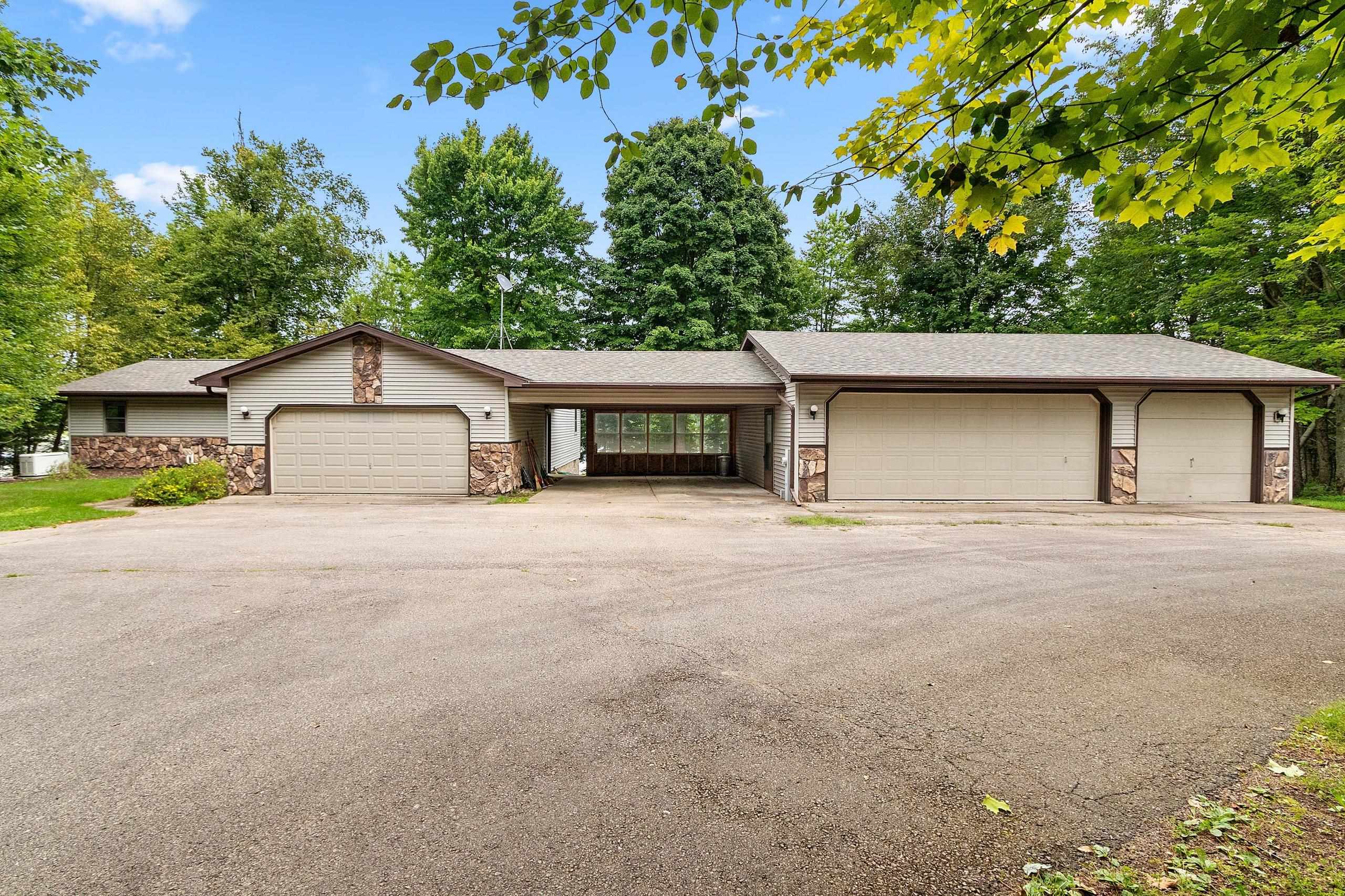 17661 DENCUR Lane property preview photograph