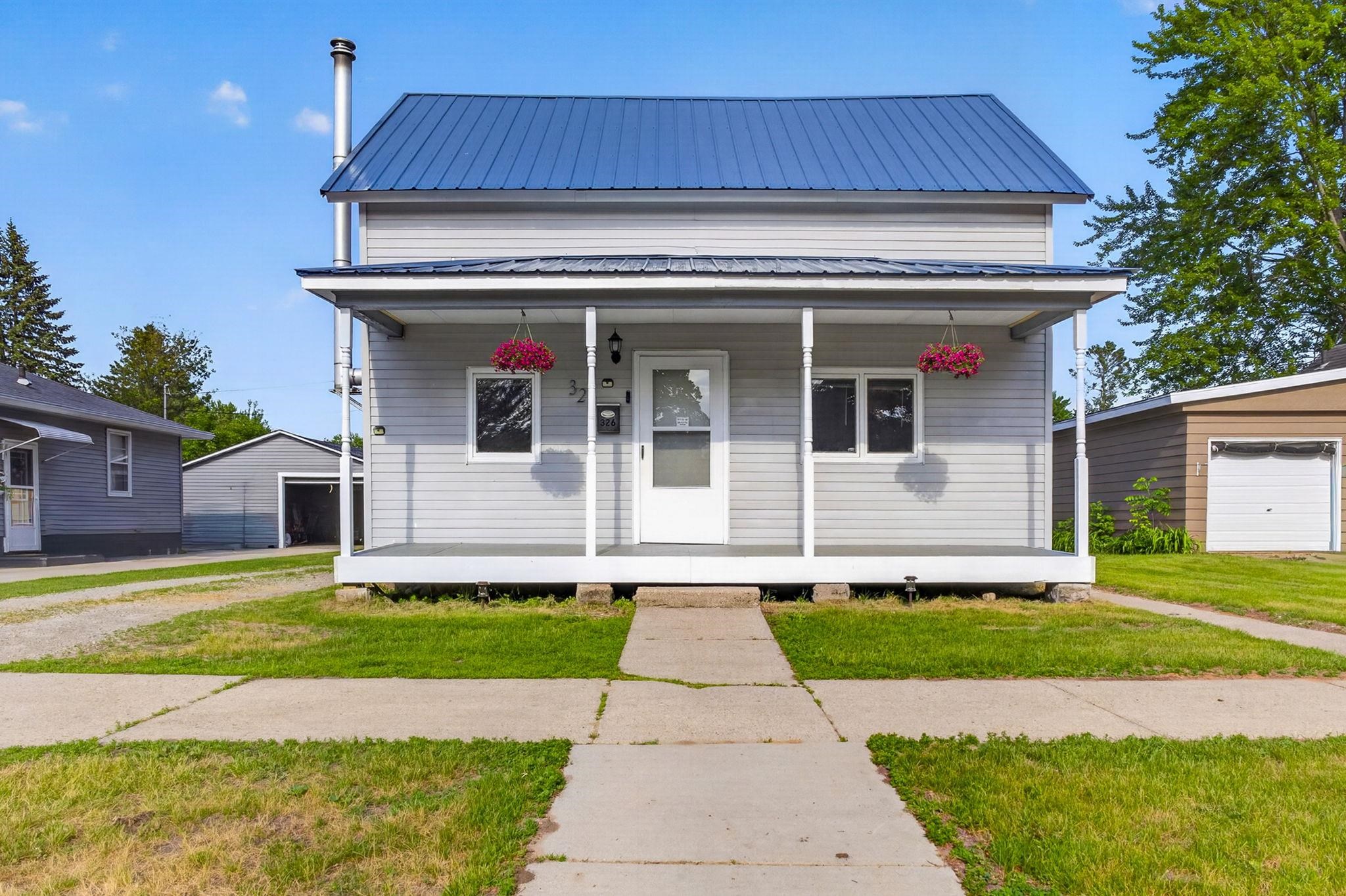 326 S ELLIS Avenue property preview photograph