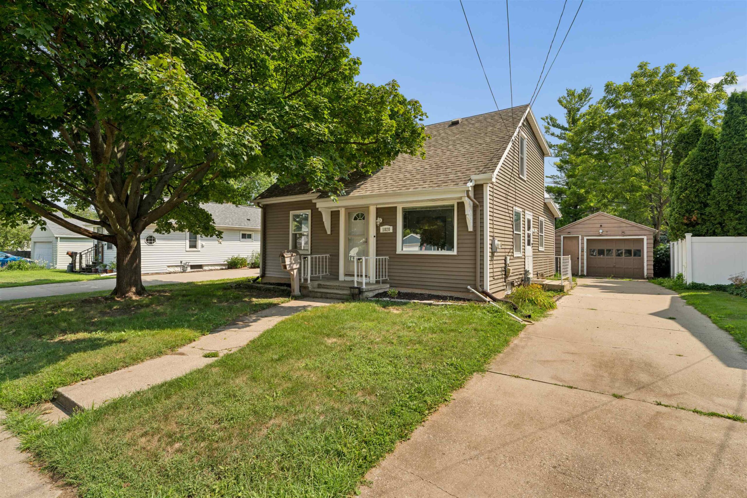 1820 ALASKA Street property preview photograph