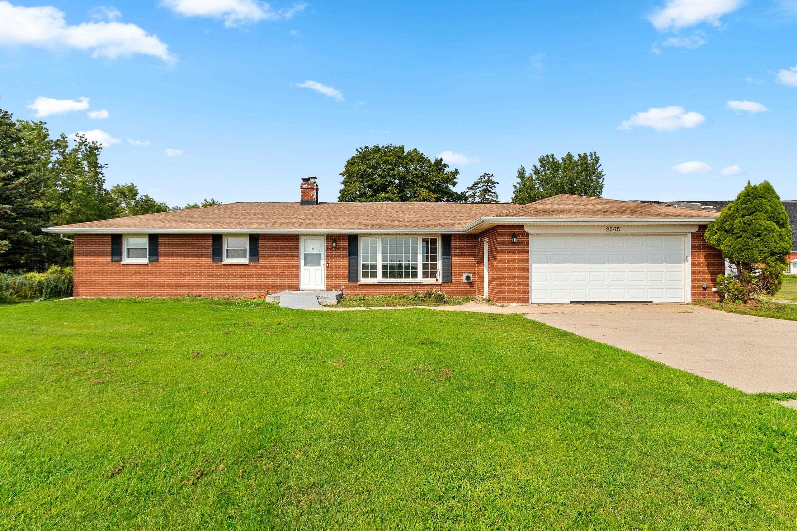 2565 S PINE TREE Road property preview photograph