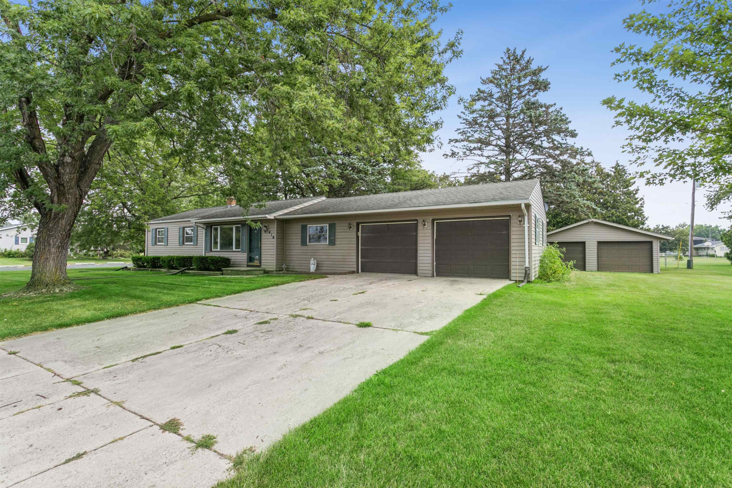 416 N 3RD Street property preview photograph