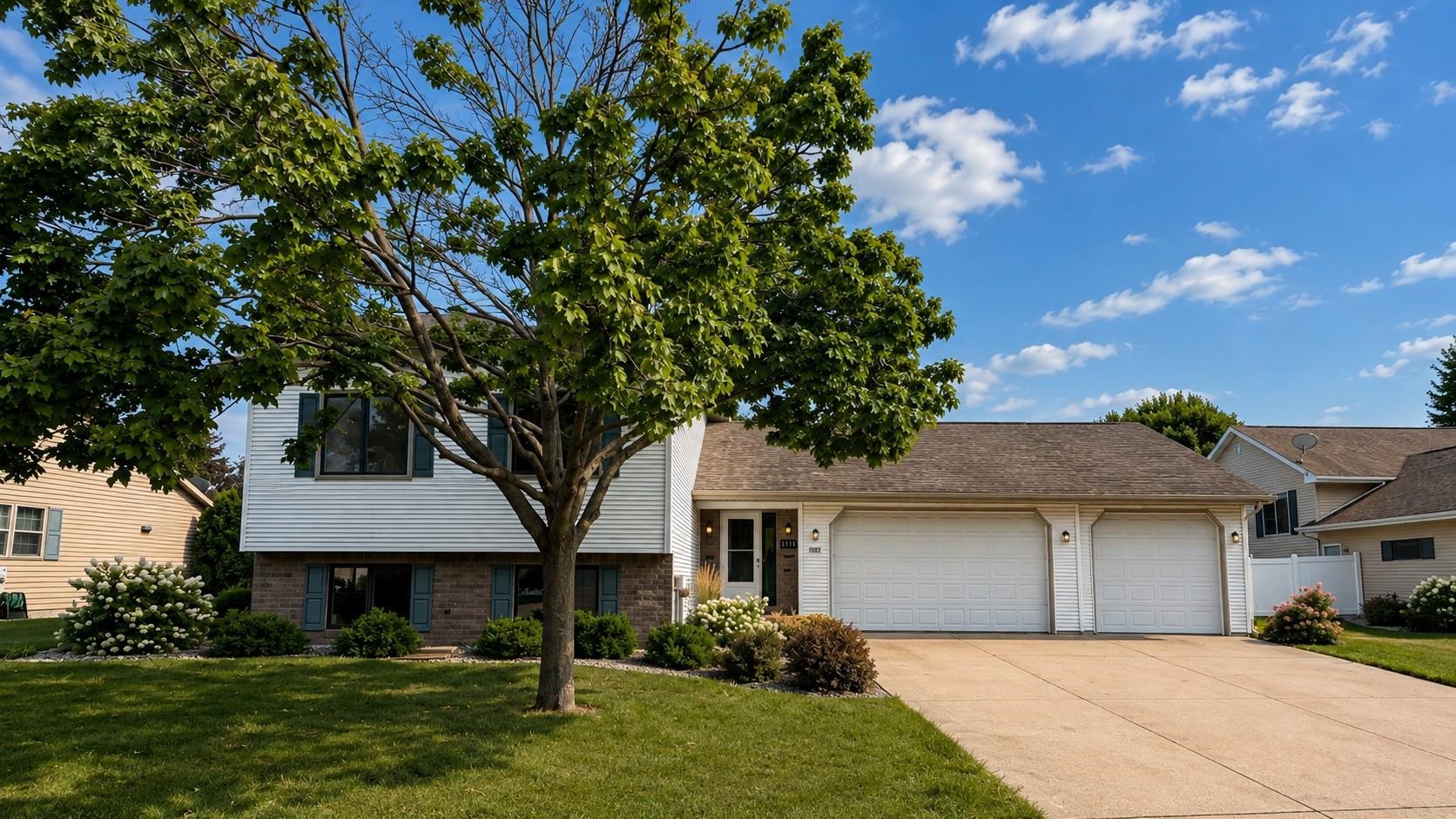 3171 MOCKINGBIRD Way property preview photograph