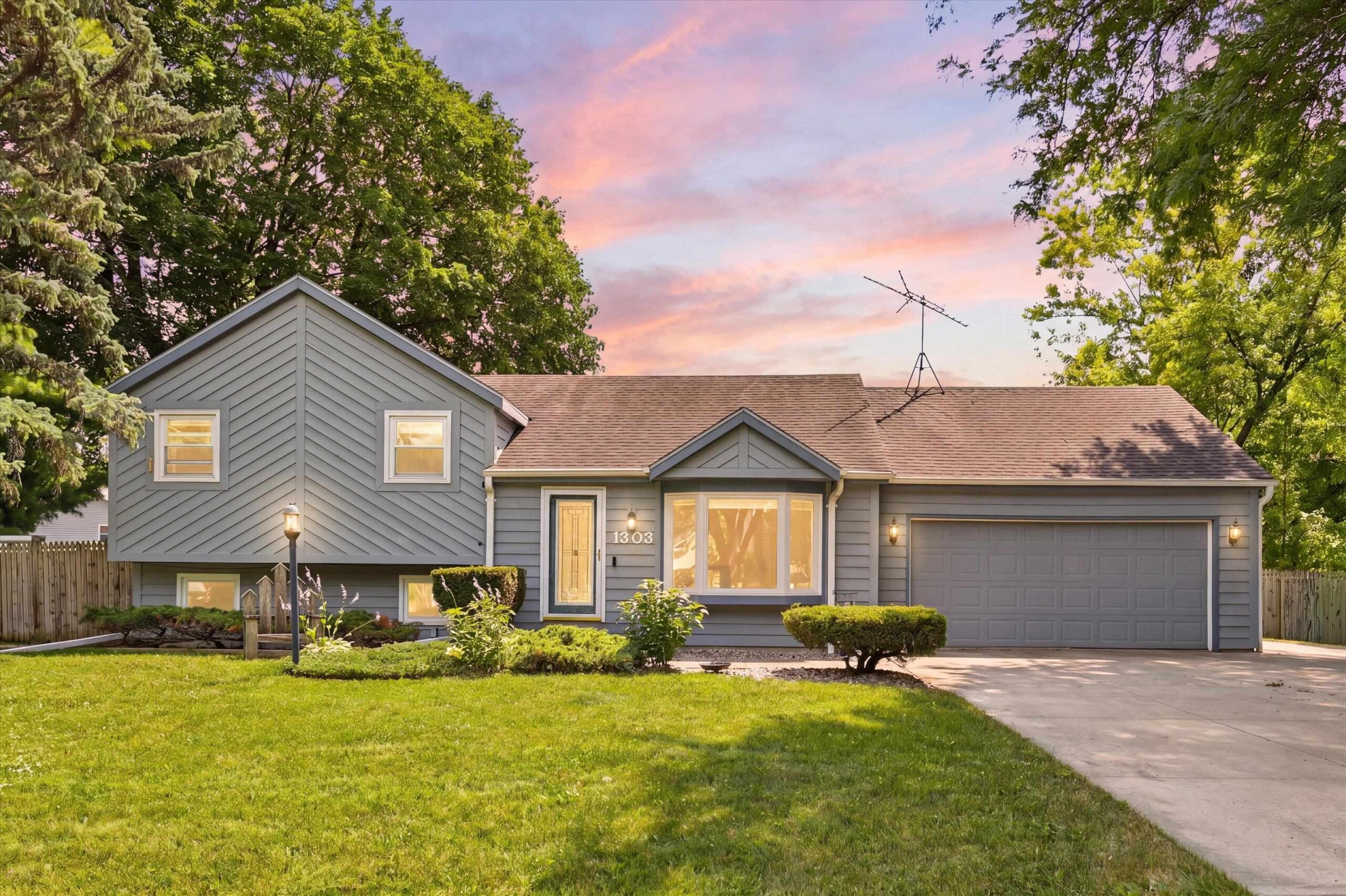1303 GREEN VALLEY Drive property preview photograph