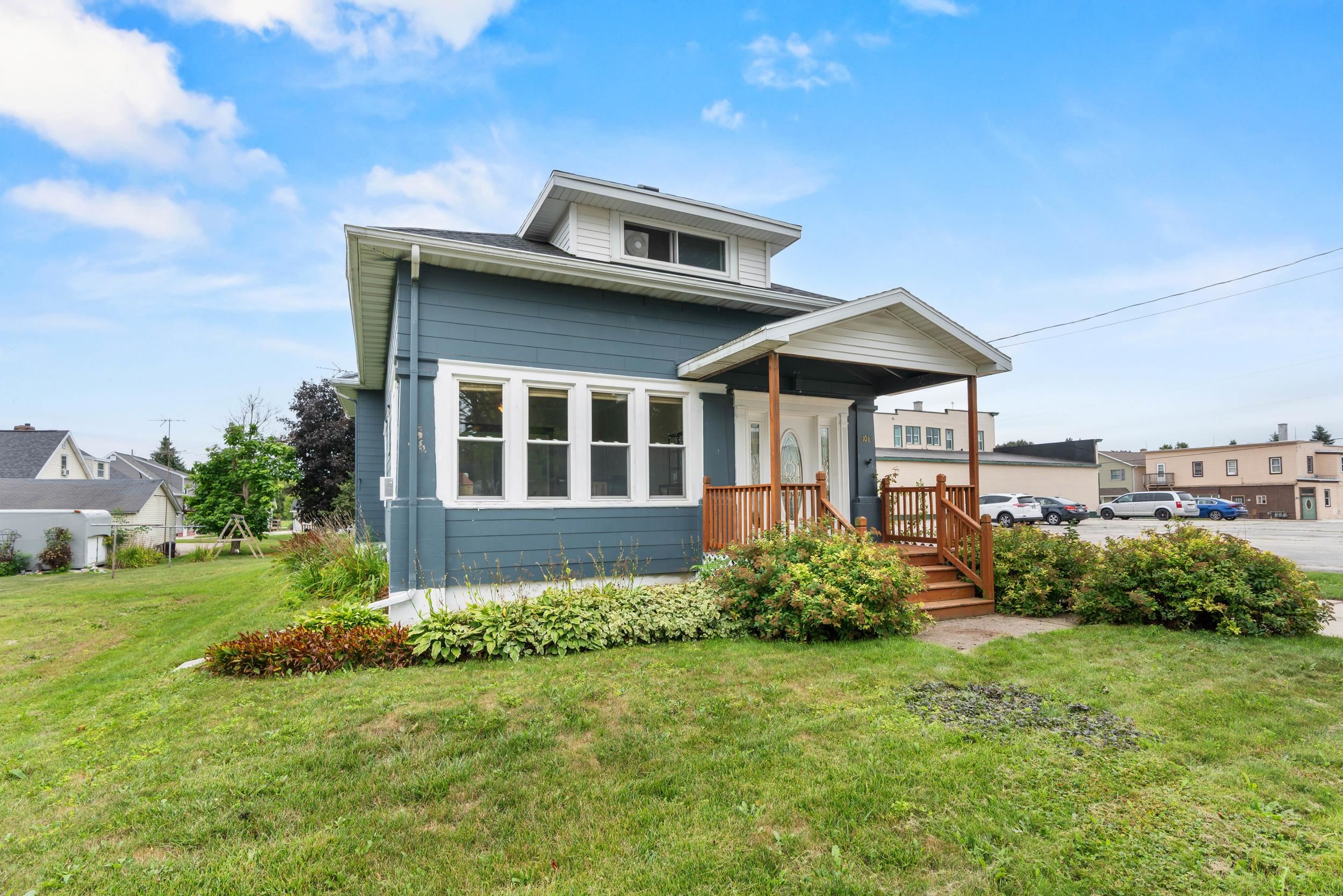 108 LILAC Drive property preview photograph