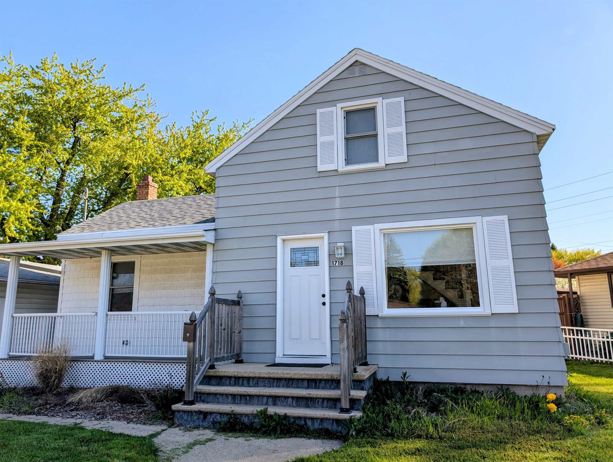 1718 E JOHN Street property preview photograph