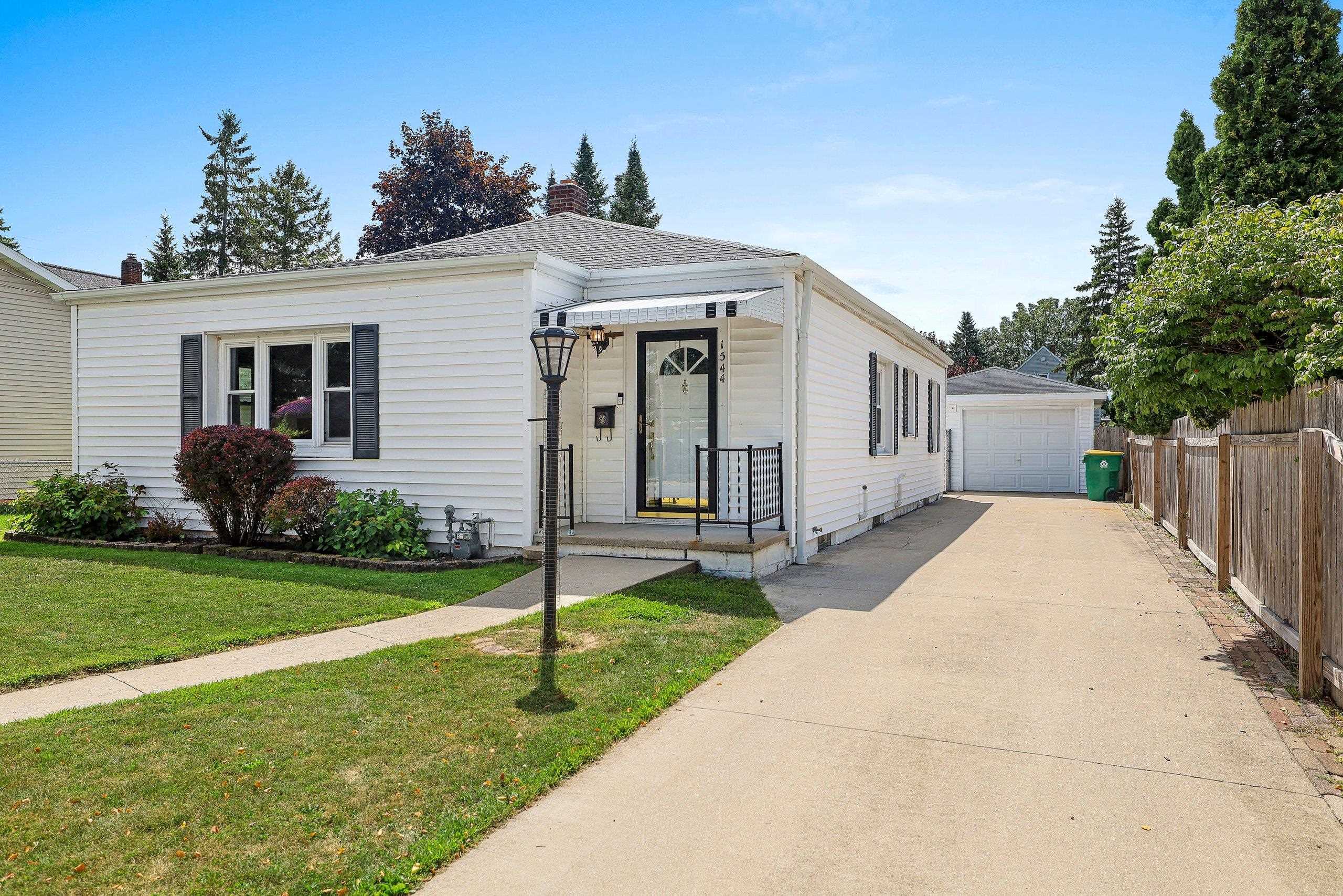 1544 SMITH Street property preview photograph
