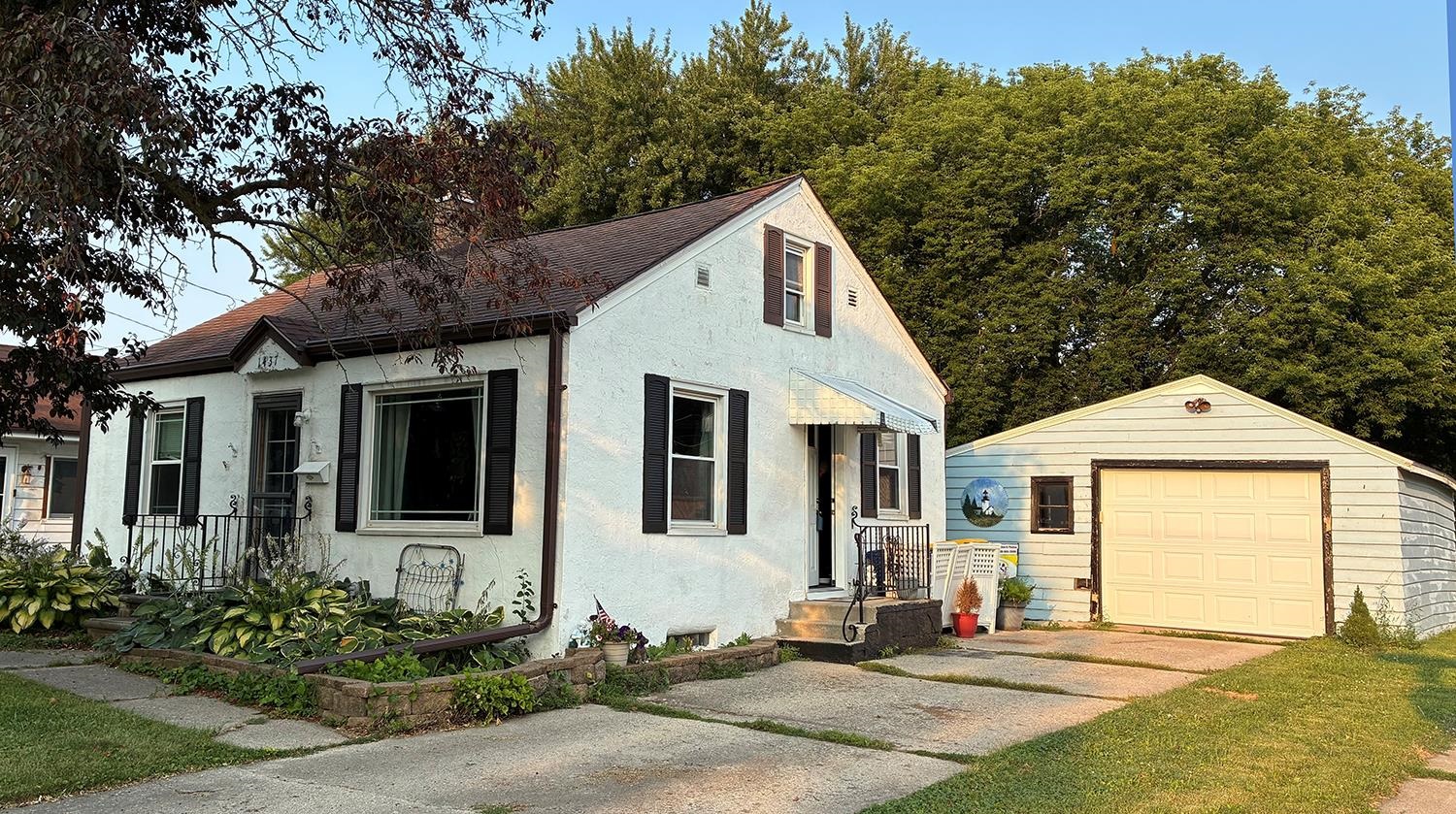 1437 14TH Avenue property preview photograph